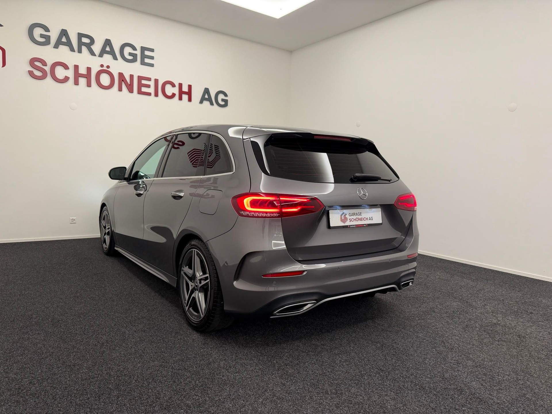 MERCEDES-BENZ B 200 AMG Line-image-6