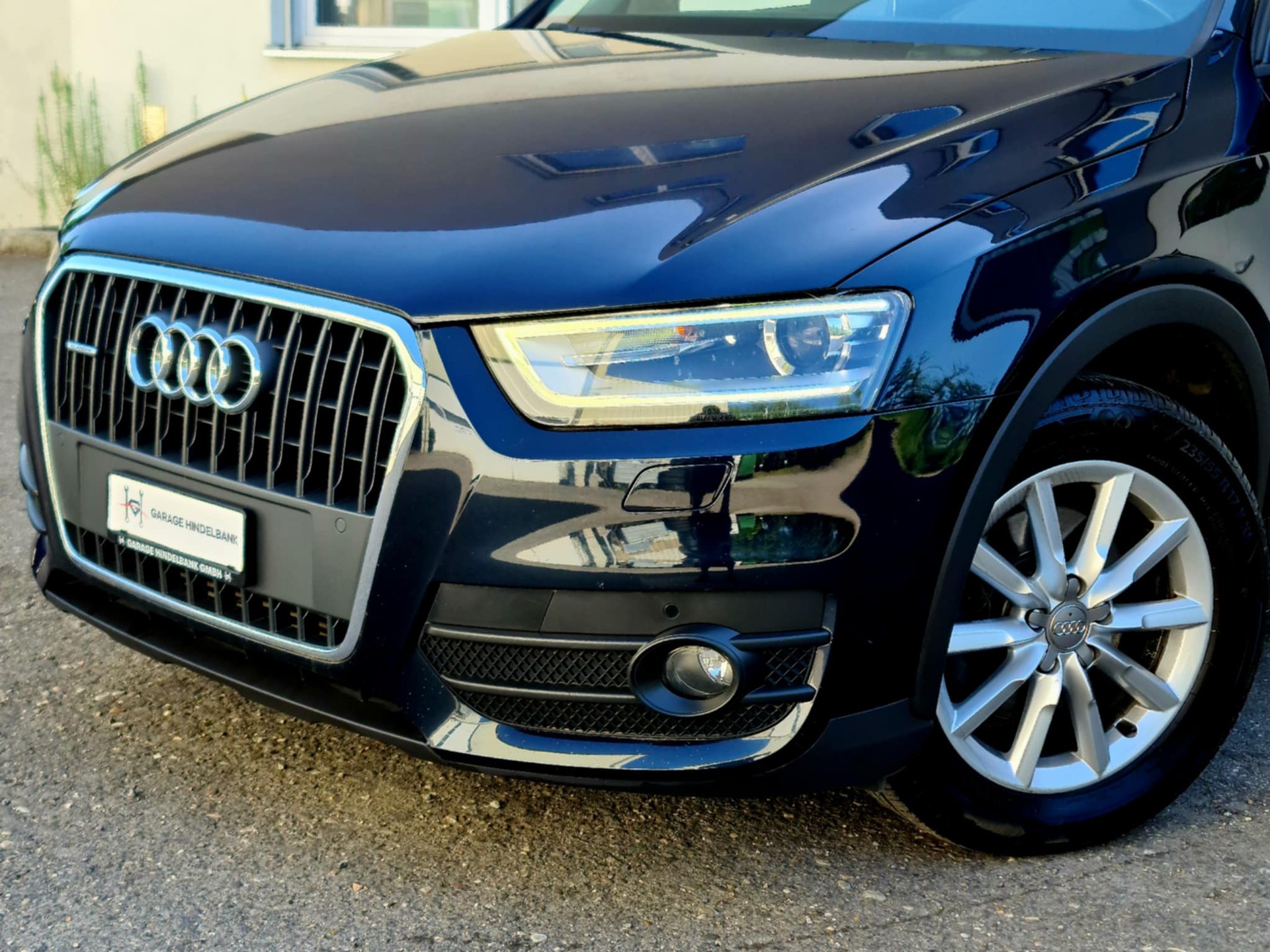 AUDI Q3 2.0 TFSI quattro S-tronic-image-1