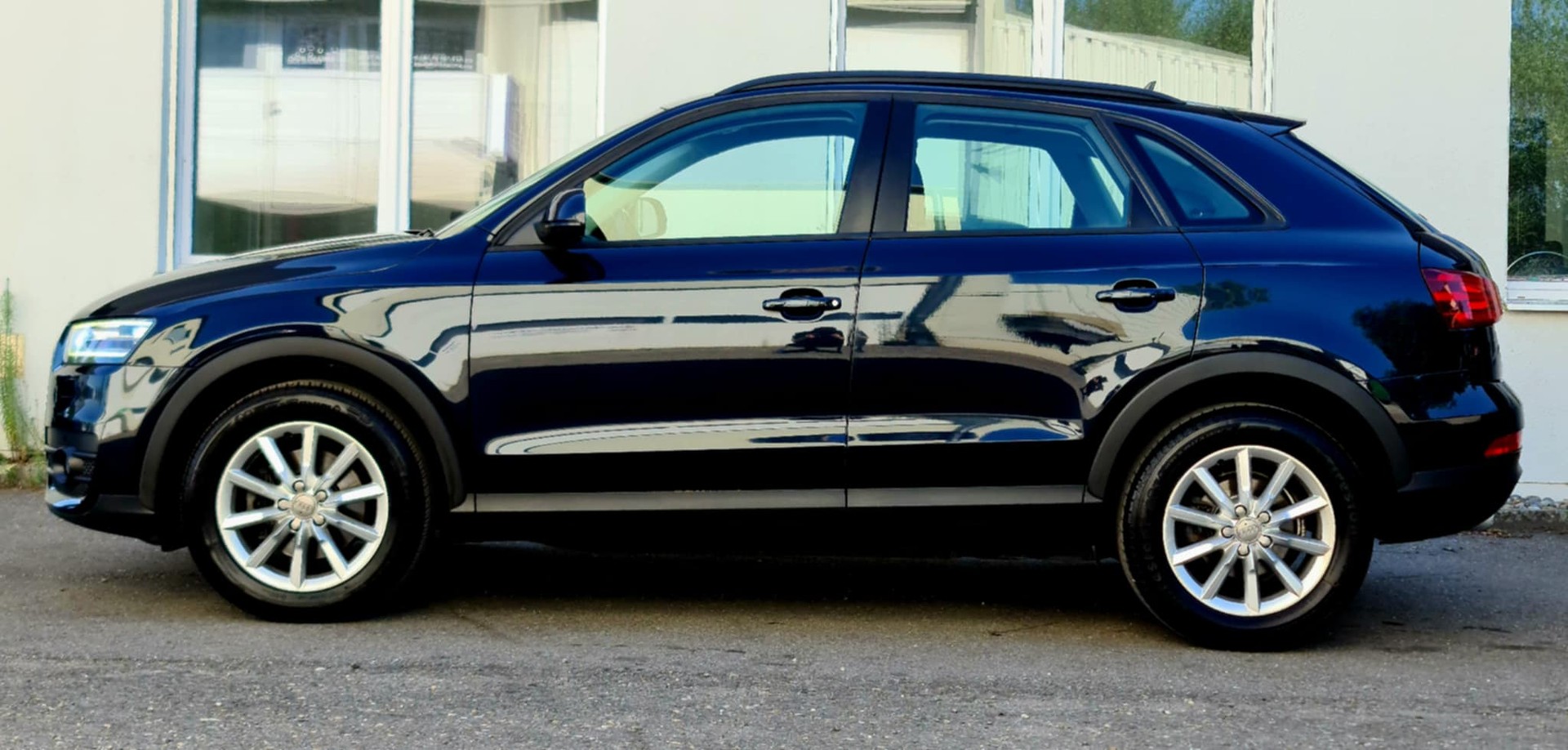 AUDI Q3 2.0 TFSI quattro S-tronic-image-6