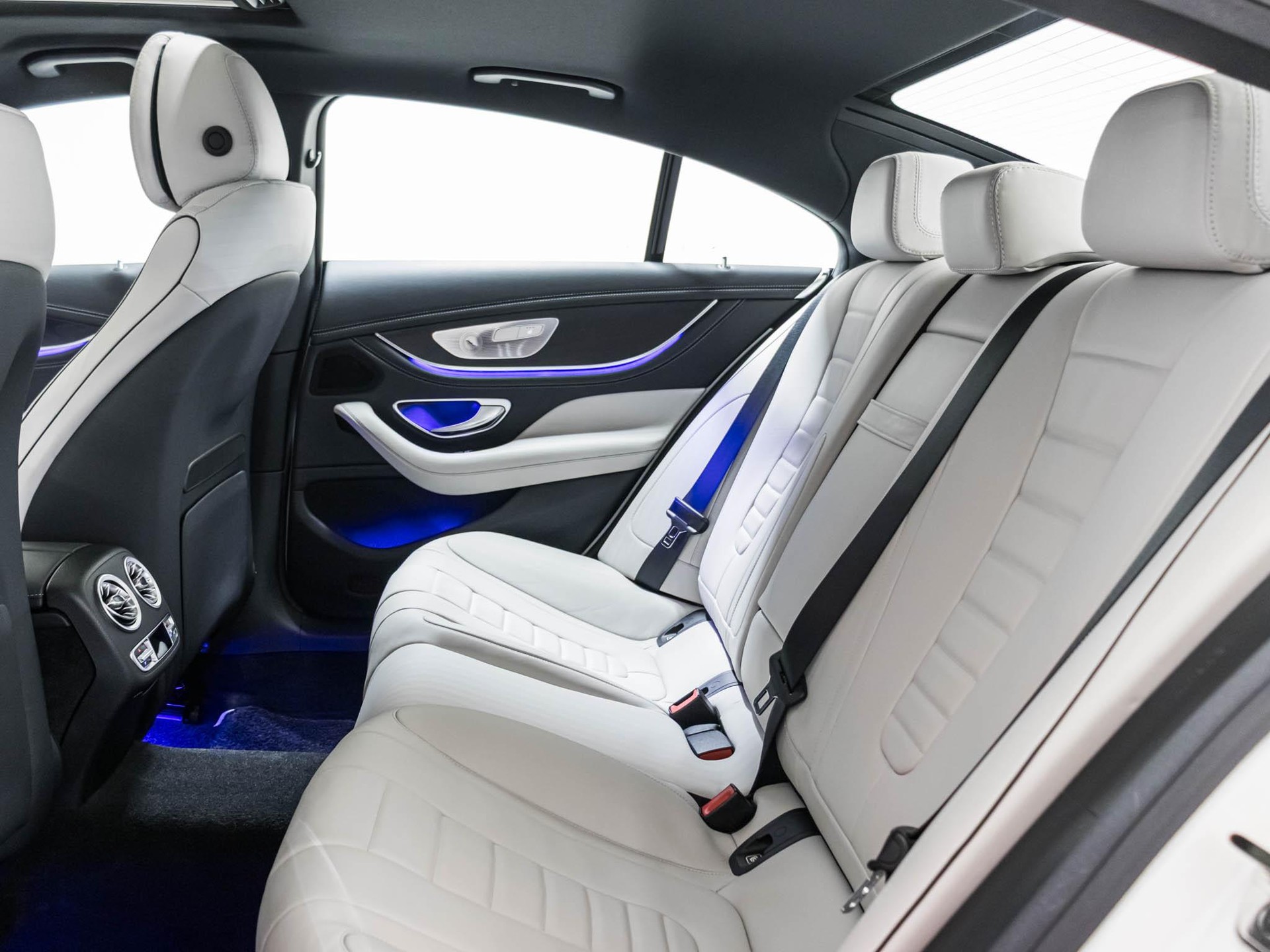 MERCEDES-BENZ CLS 450 4MATIC Coupé-image-7