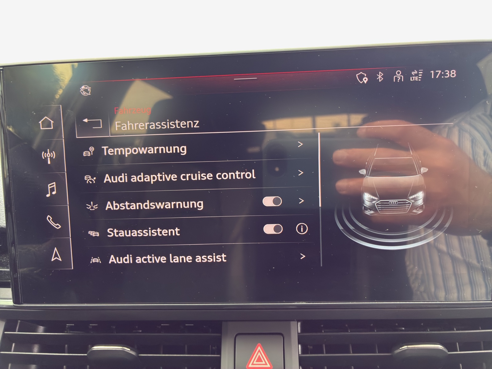 AUDI A4 Avant 45 TFSI S line S-tronic quattro-image-13