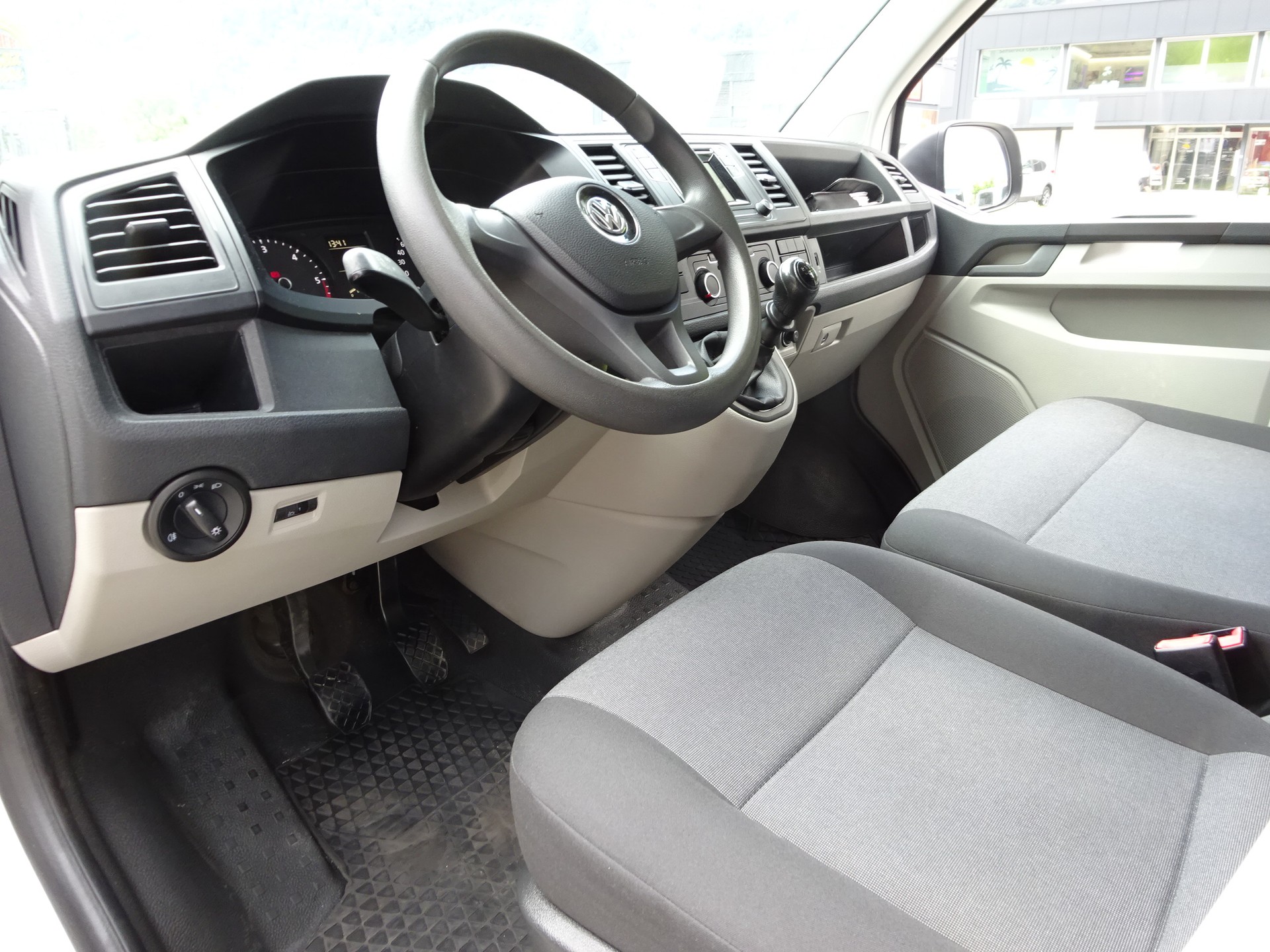 VW T6 2.0 TDI 4Motion-image-12