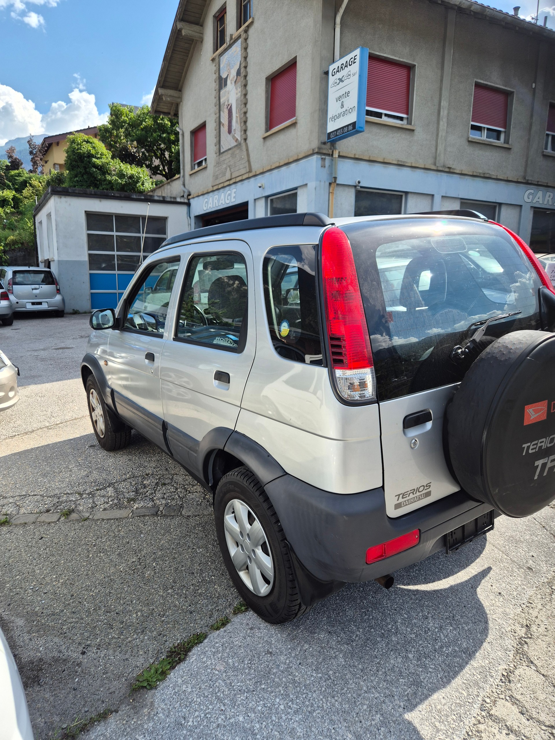 DAIHATSU Terios 1.3 16V 4x4 Trail-image-4