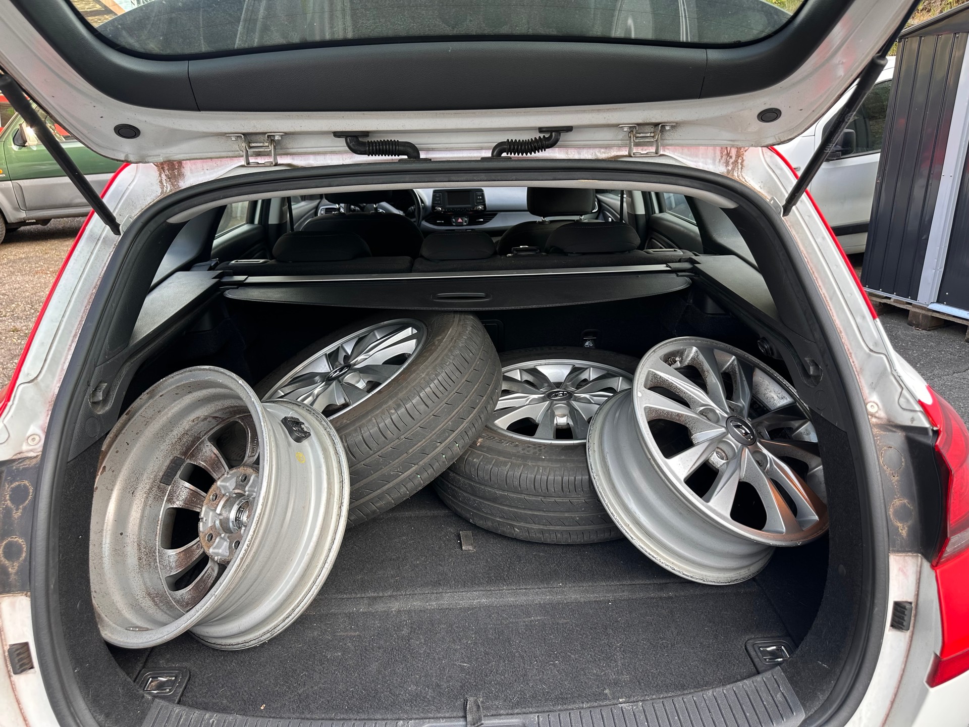 HYUNDAI i30 Wagon 1.4 Origo-image-12
