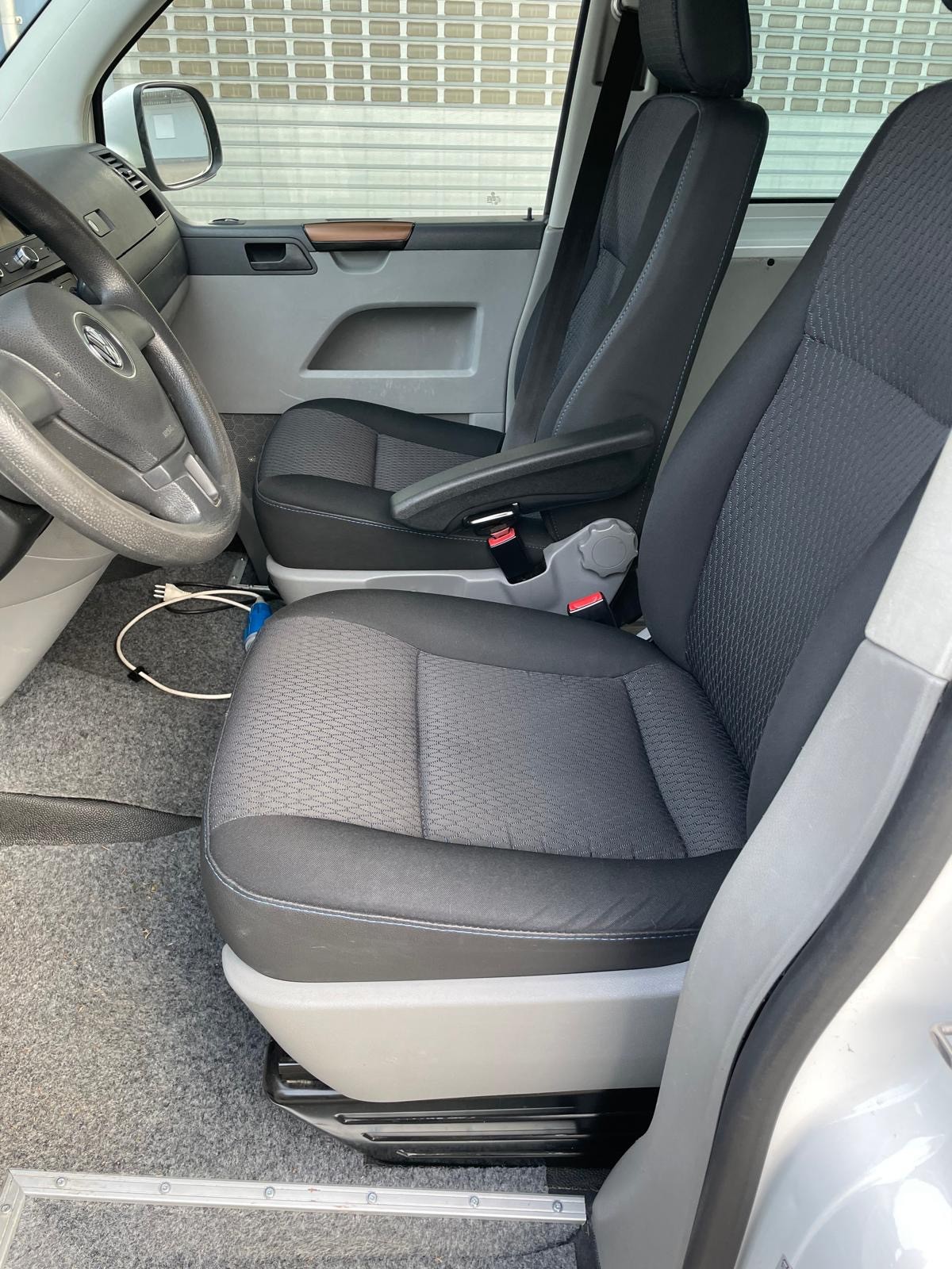 VW T5 2.0 Bi-TDI Comfortline DSG-image-13