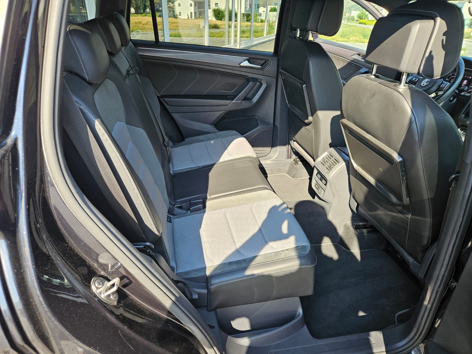 VW Tiguan Allspace 2.0 TDI SCR Highline 4Motion DSG-image-13