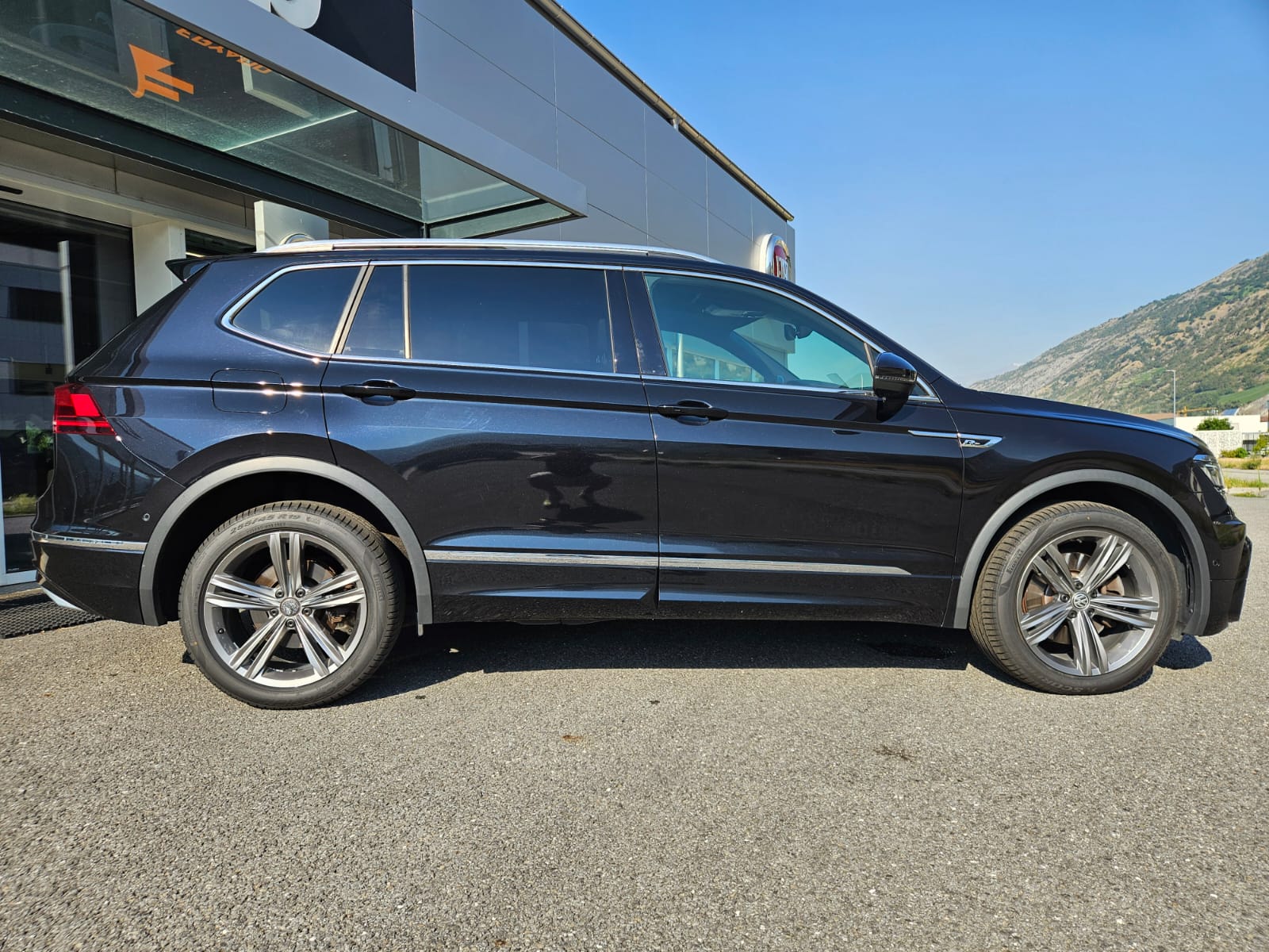 VW Tiguan Allspace 2.0 TDI SCR Highline 4Motion DSG-image-6
