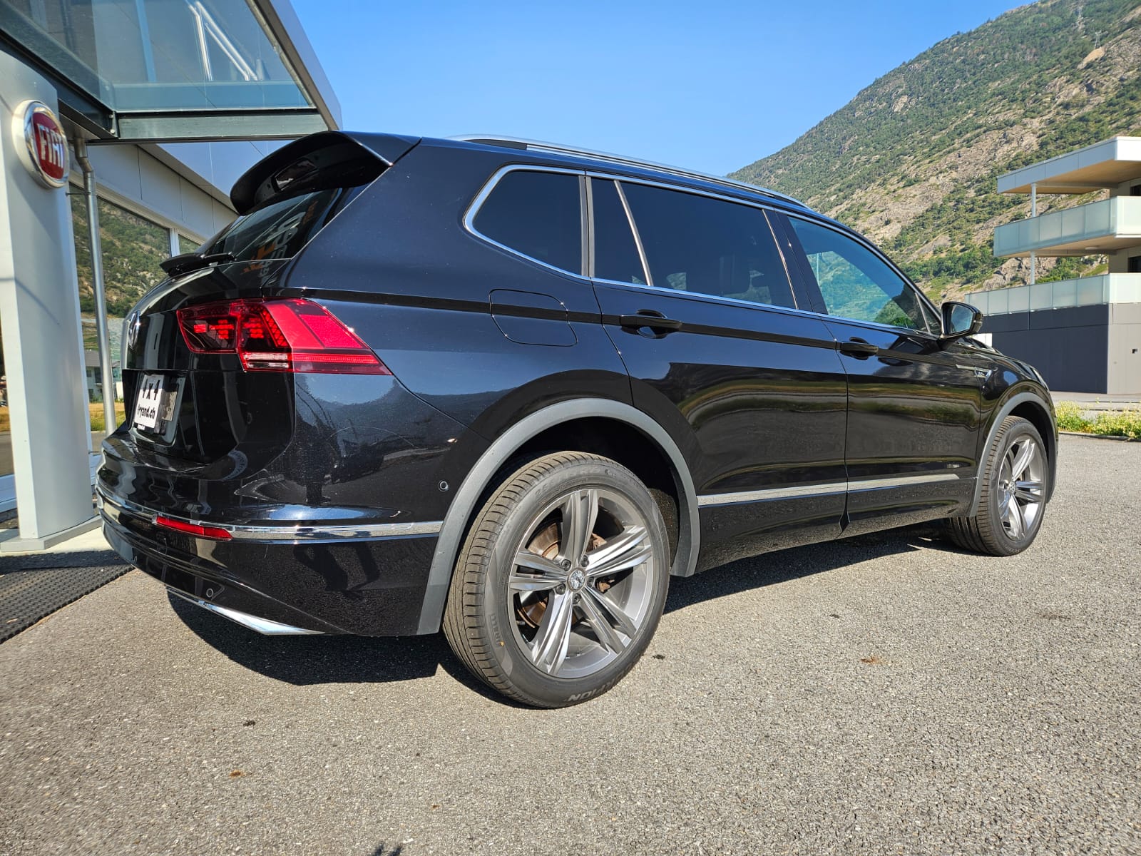 VW Tiguan Allspace 2.0 TDI SCR Highline 4Motion DSG-image-5