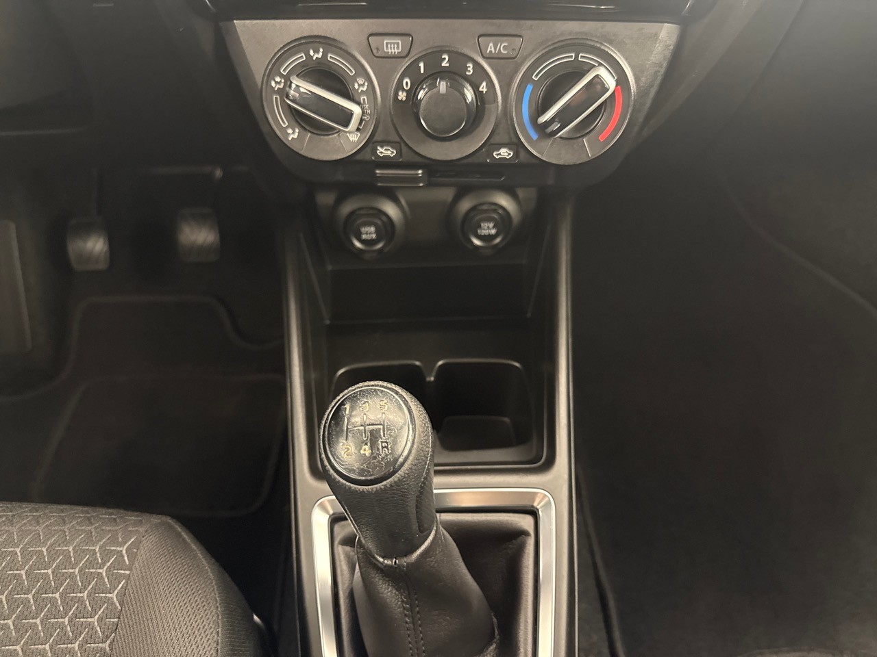 SUZUKI Swift 1.2i Compact+ 4x4-image-13