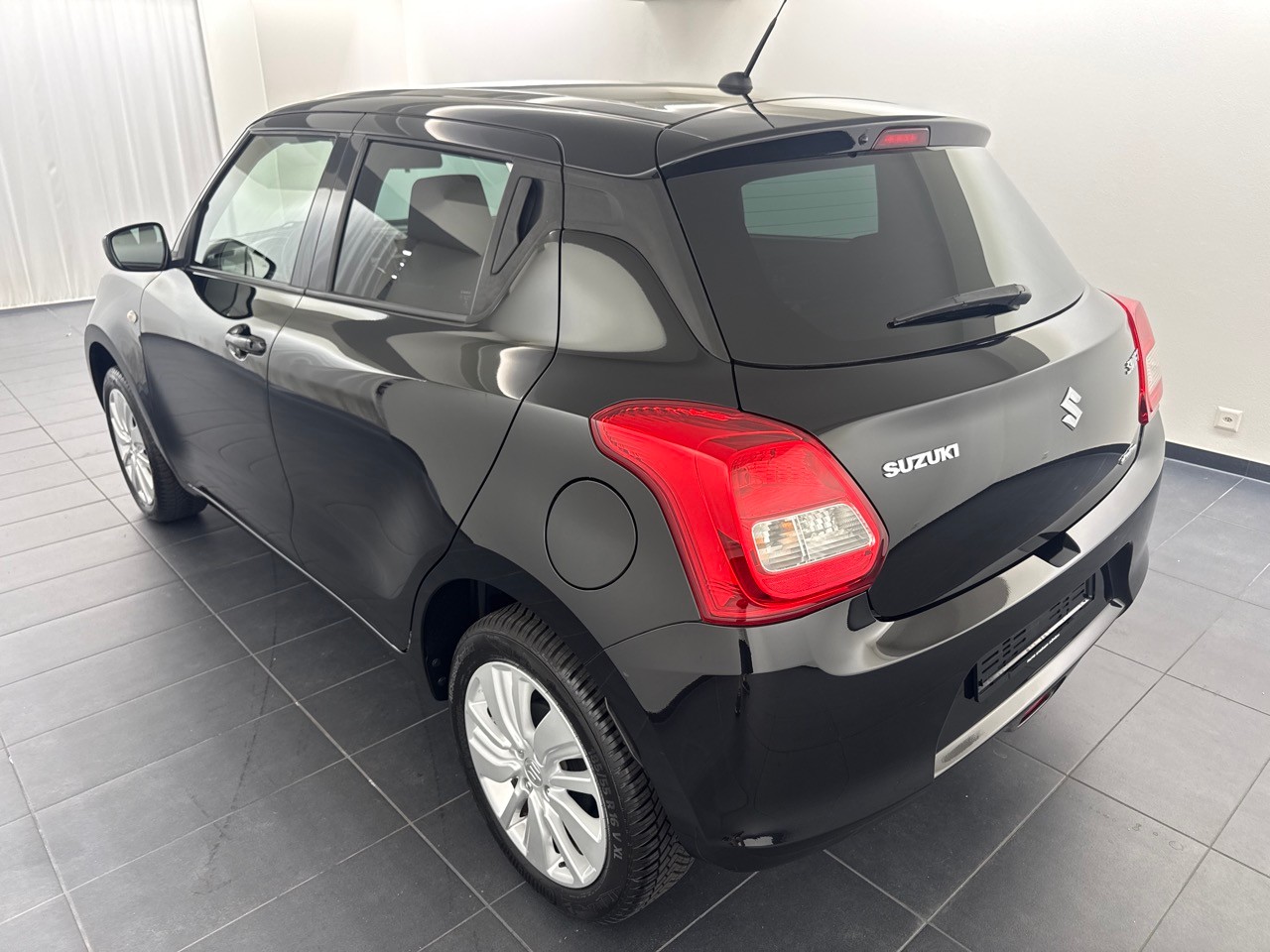 SUZUKI Swift 1.2i Compact+ 4x4-image-1