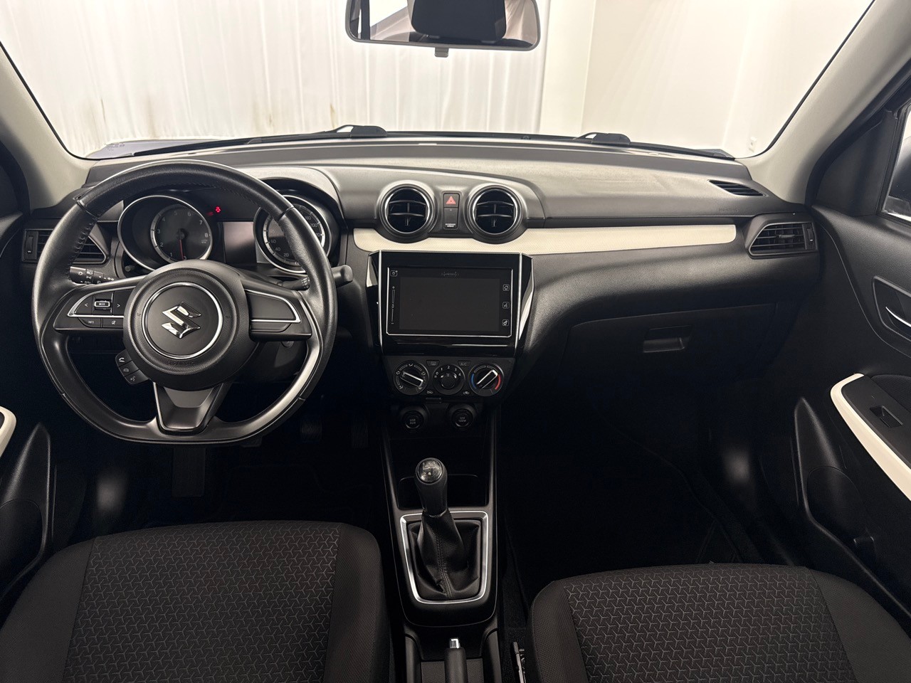 SUZUKI Swift 1.2i Compact+ 4x4-image-6
