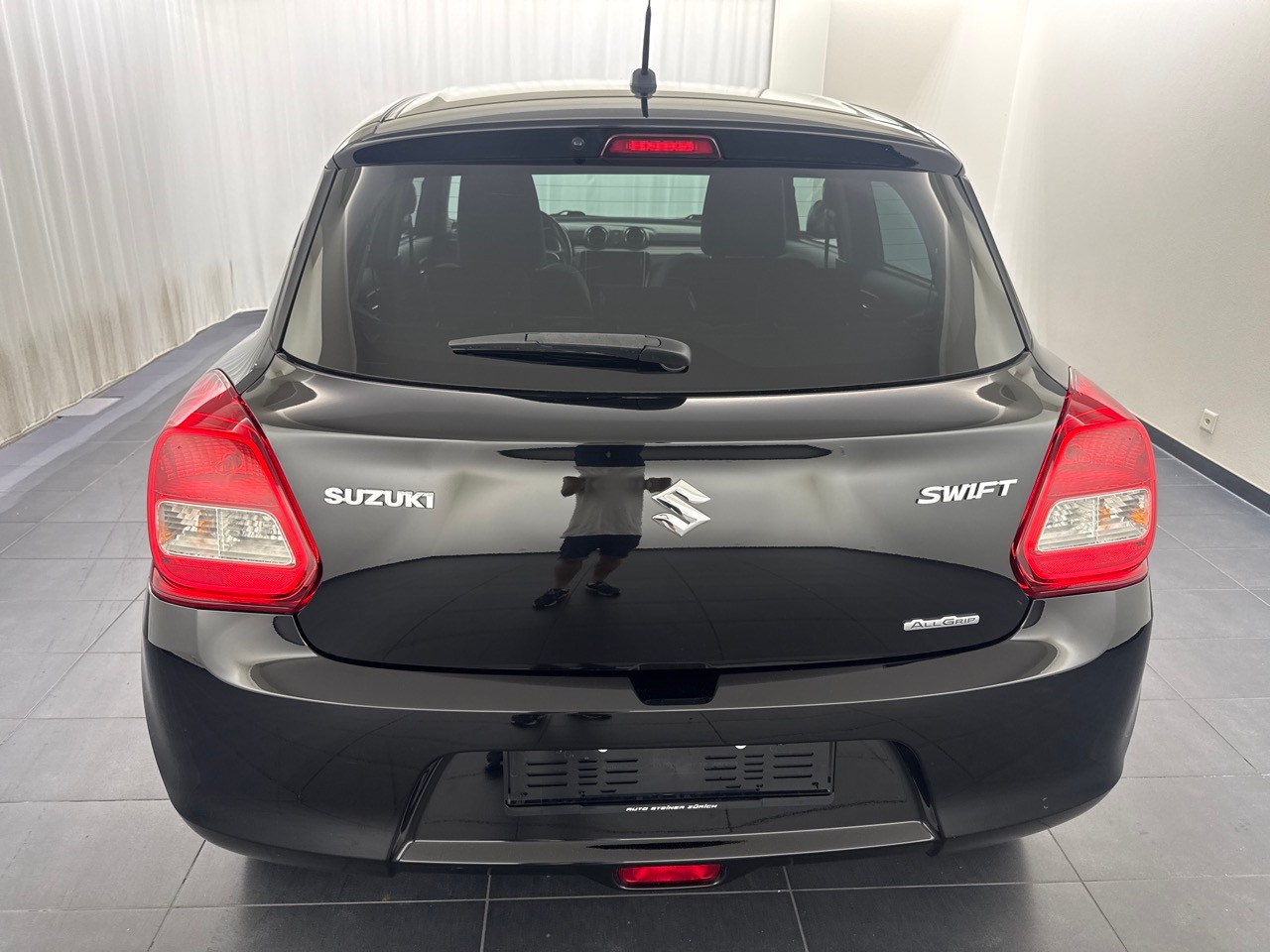 SUZUKI Swift 1.2i Compact+ 4x4-image-16