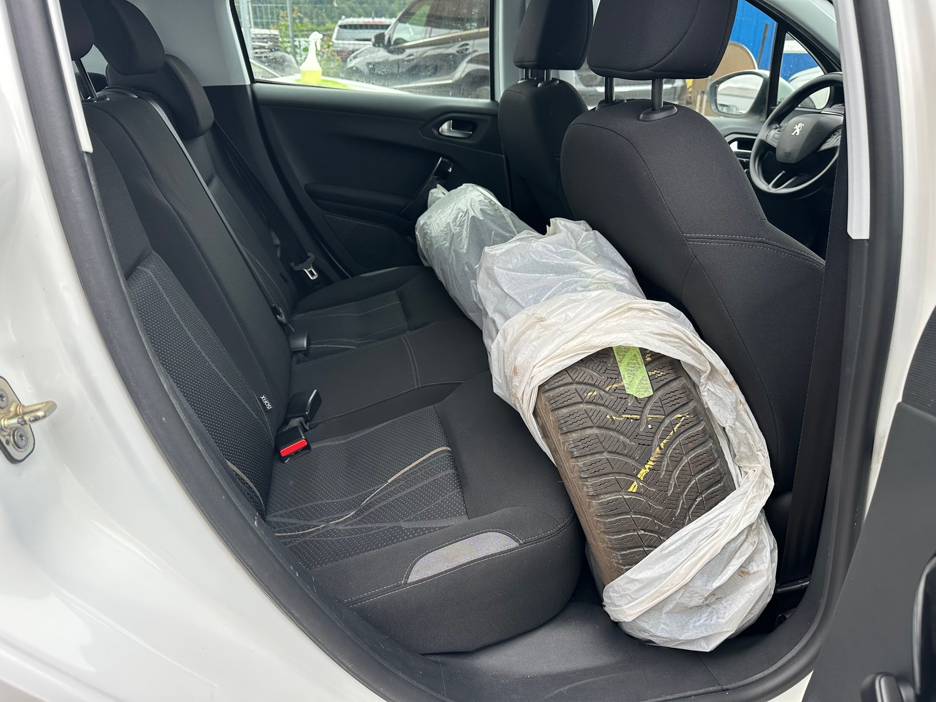 PEUGEOT 208 1.4 VTI Active-image-13
