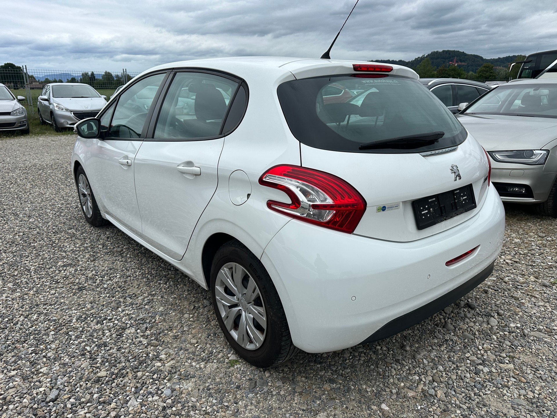 PEUGEOT 208 1.4 VTI Active-image-5