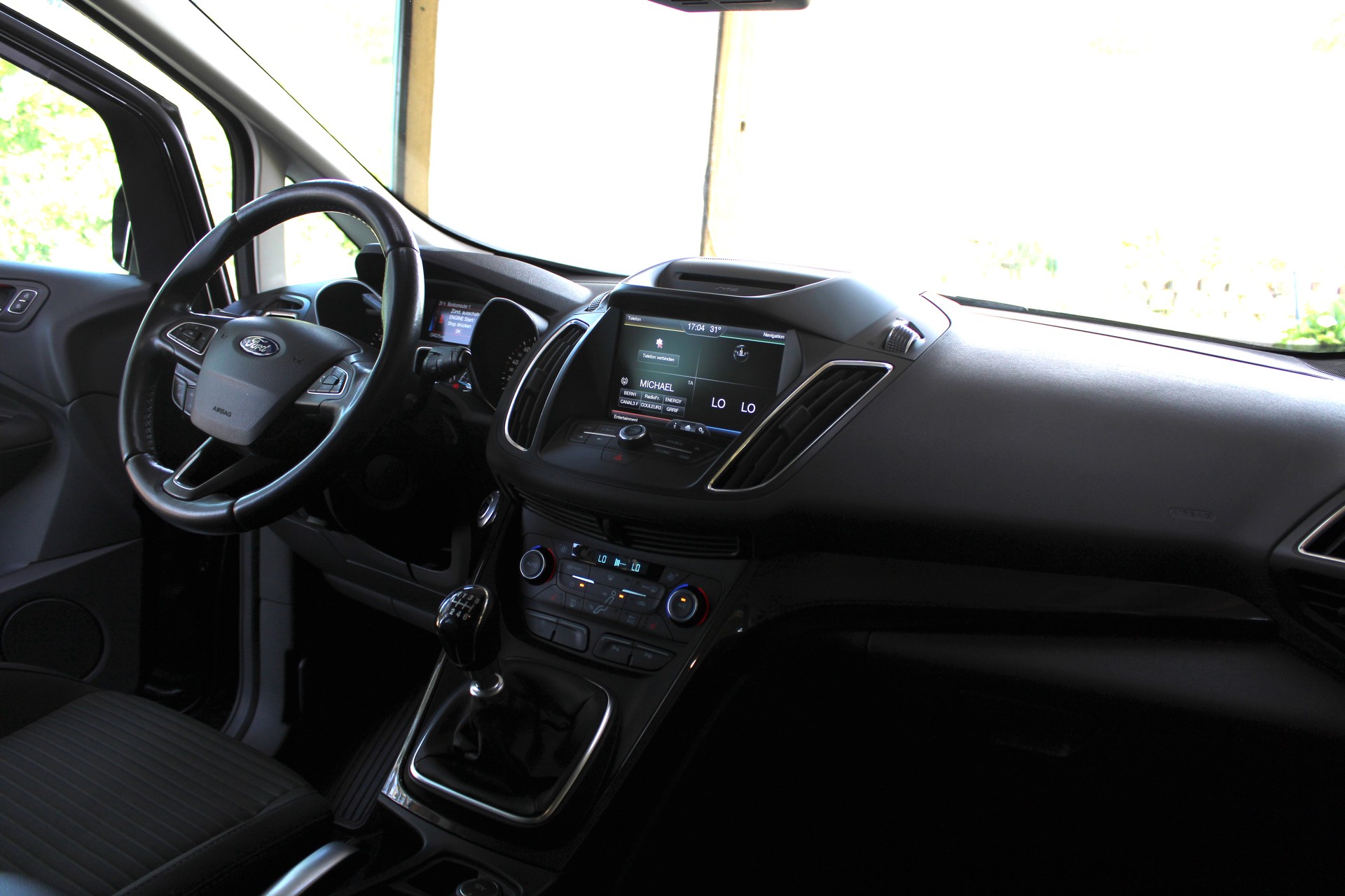 FORD C-Max 1.0 SCTi Sync Edition-image-8
