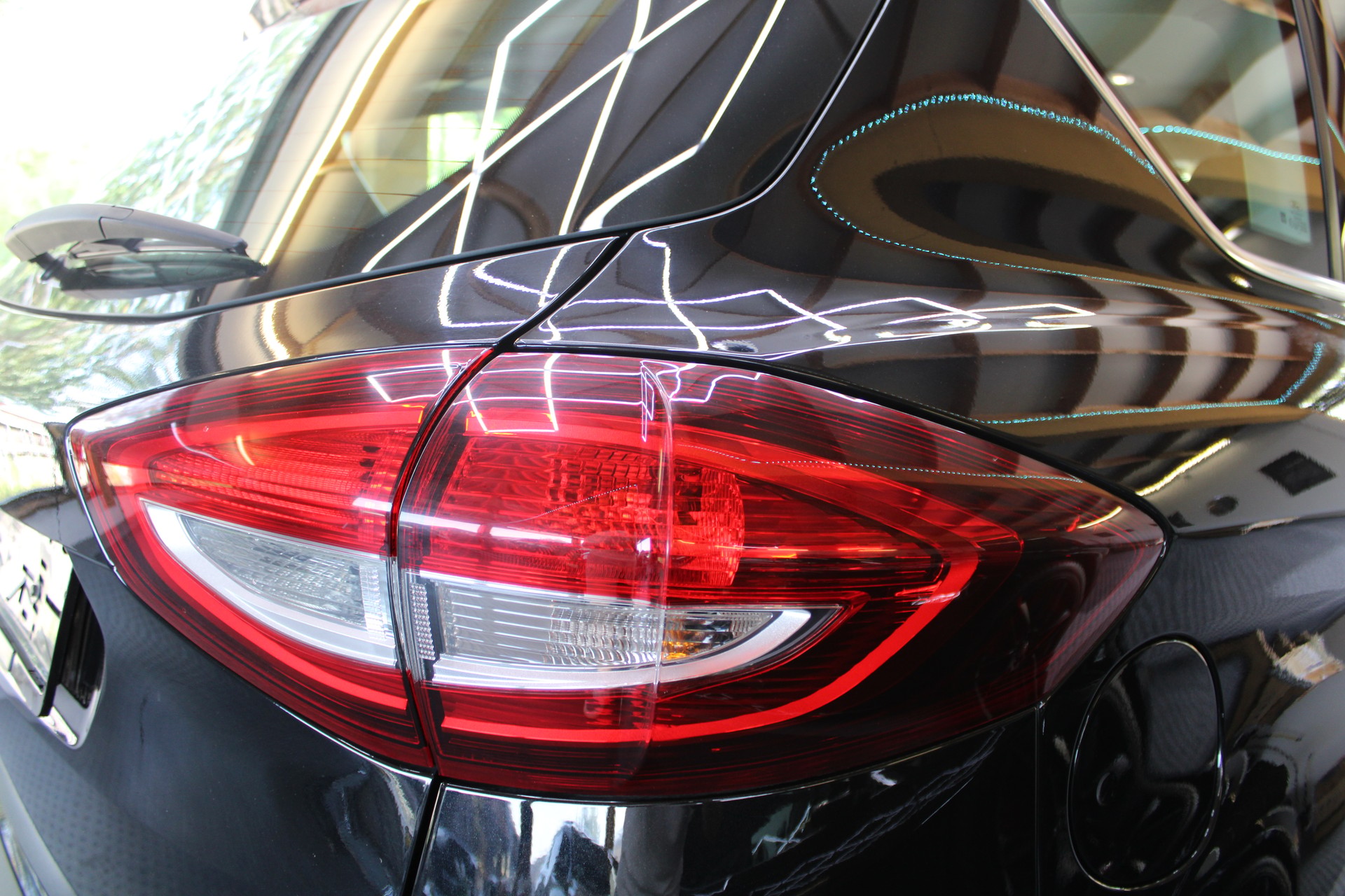 FORD C-Max 1.0 SCTi Sync Edition-image-11