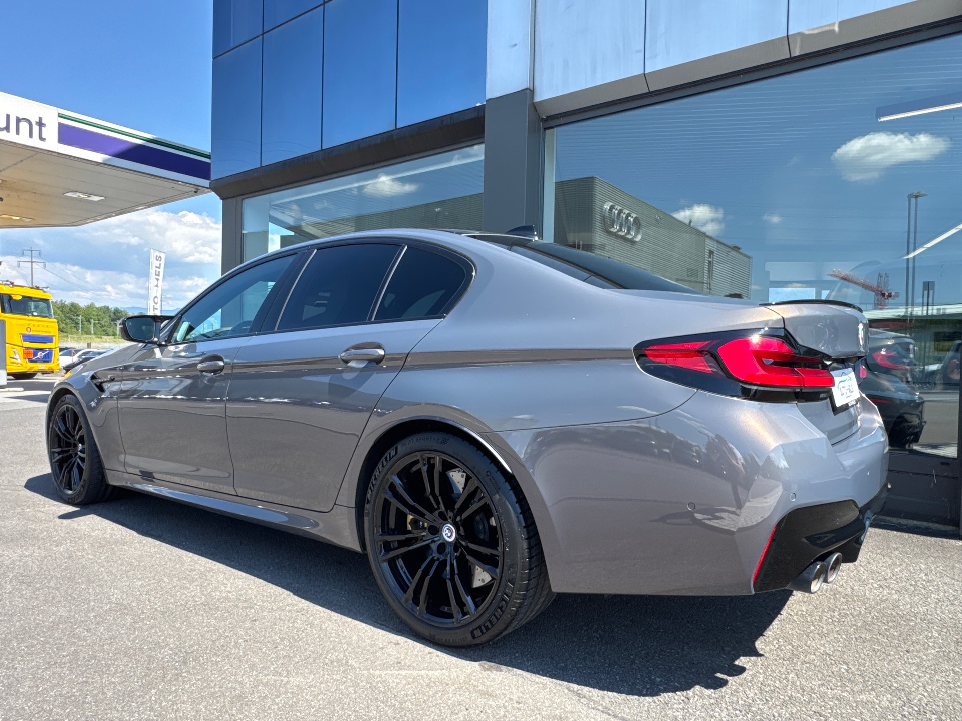 BMW M5 xDrive Competition Drivelogic-showroom-element-3