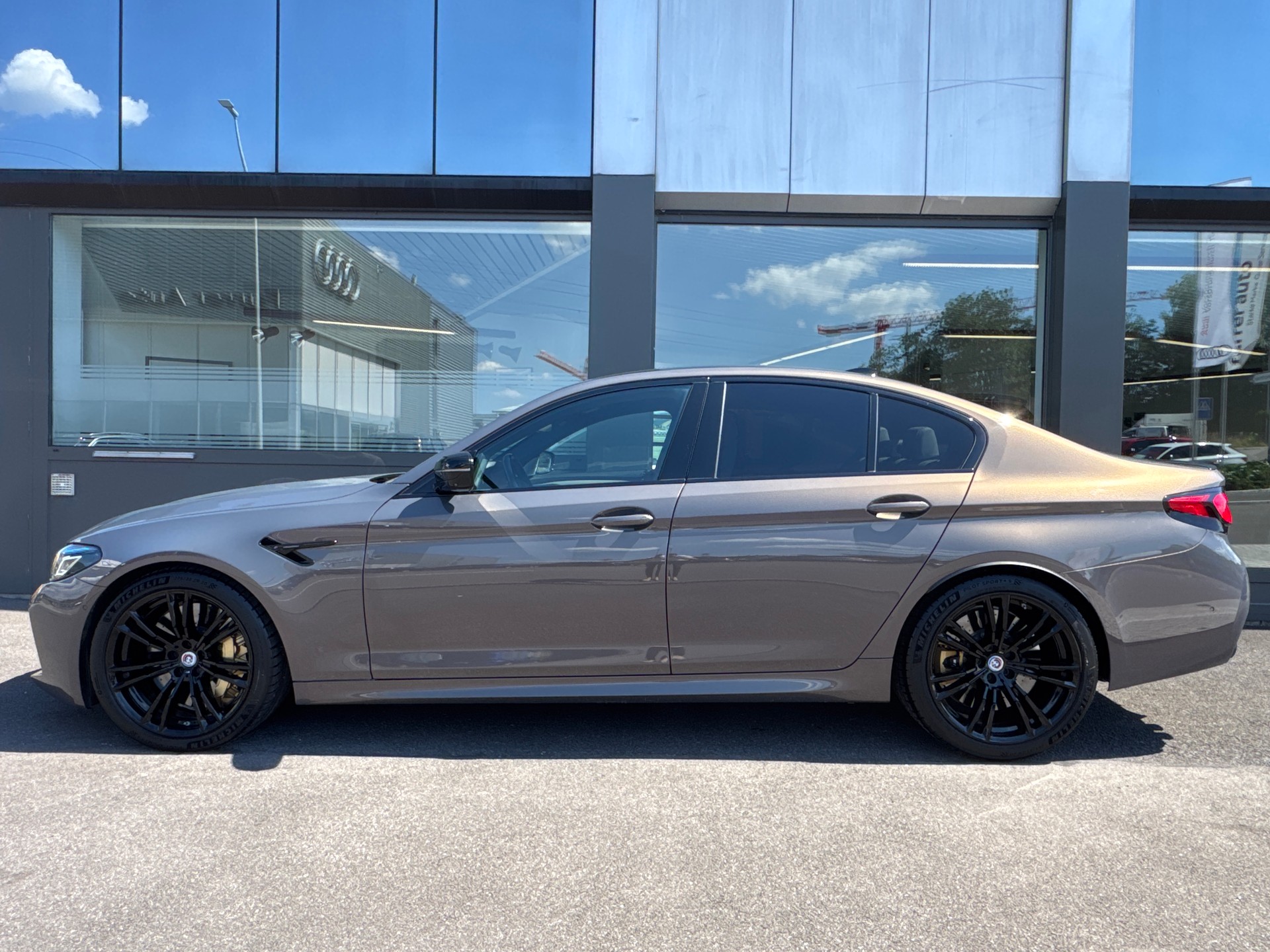 BMW M5 xDrive Competition Drivelogic-showroom-element-2