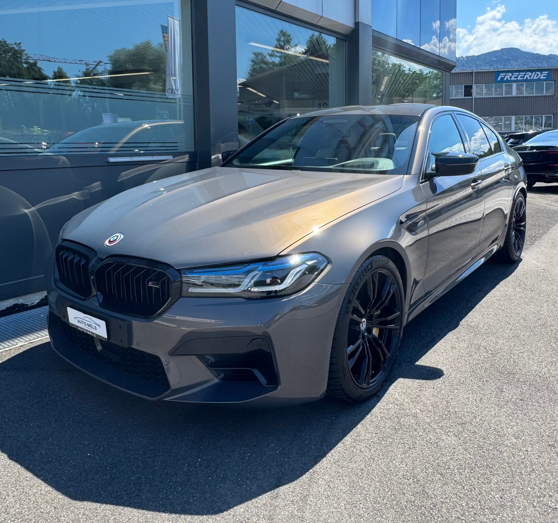 BMW M5 xDrive Competition Drivelogic-showroom-element-1