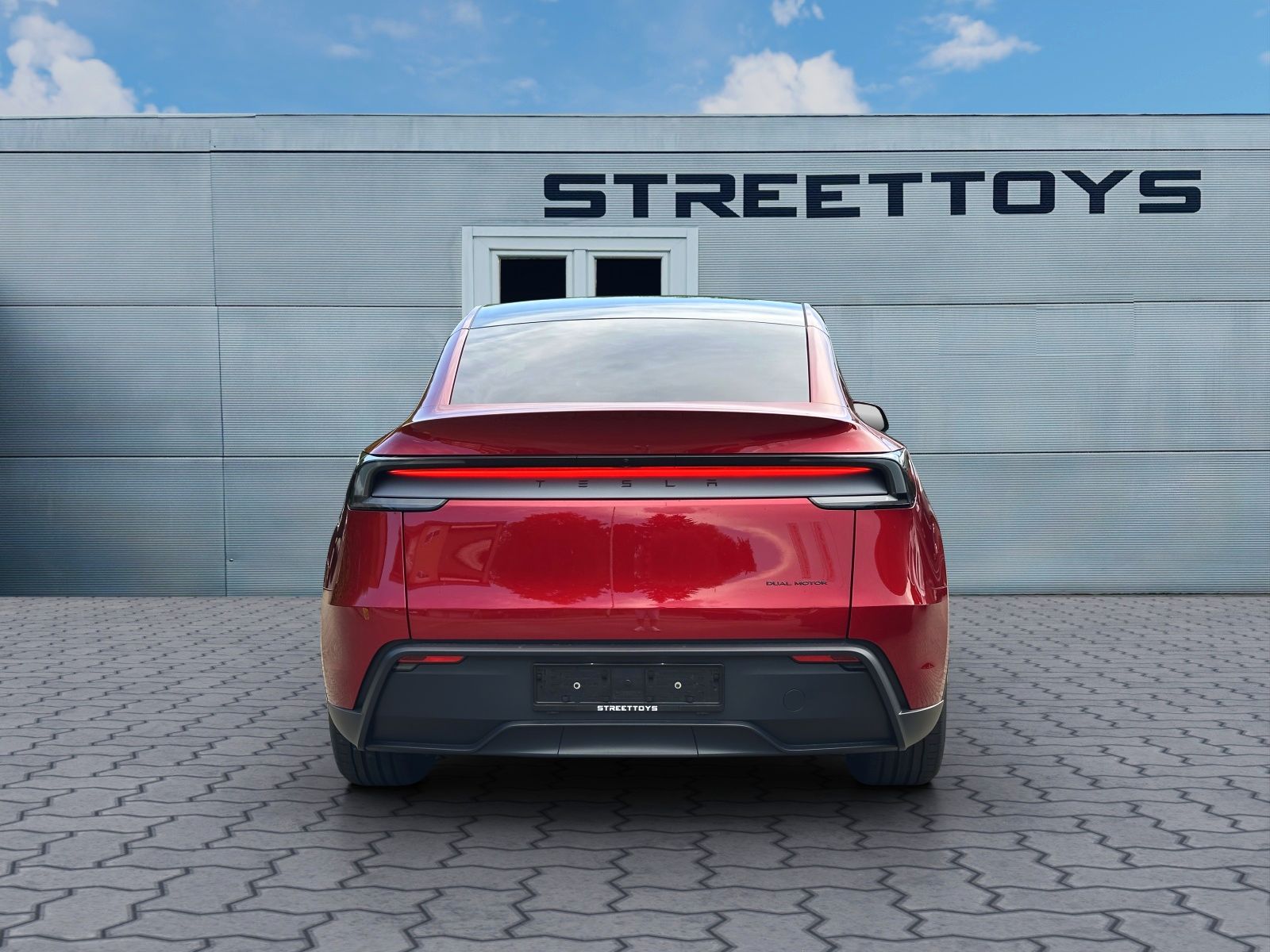 TESLA Model Y Long Range Premium AWD-image-3