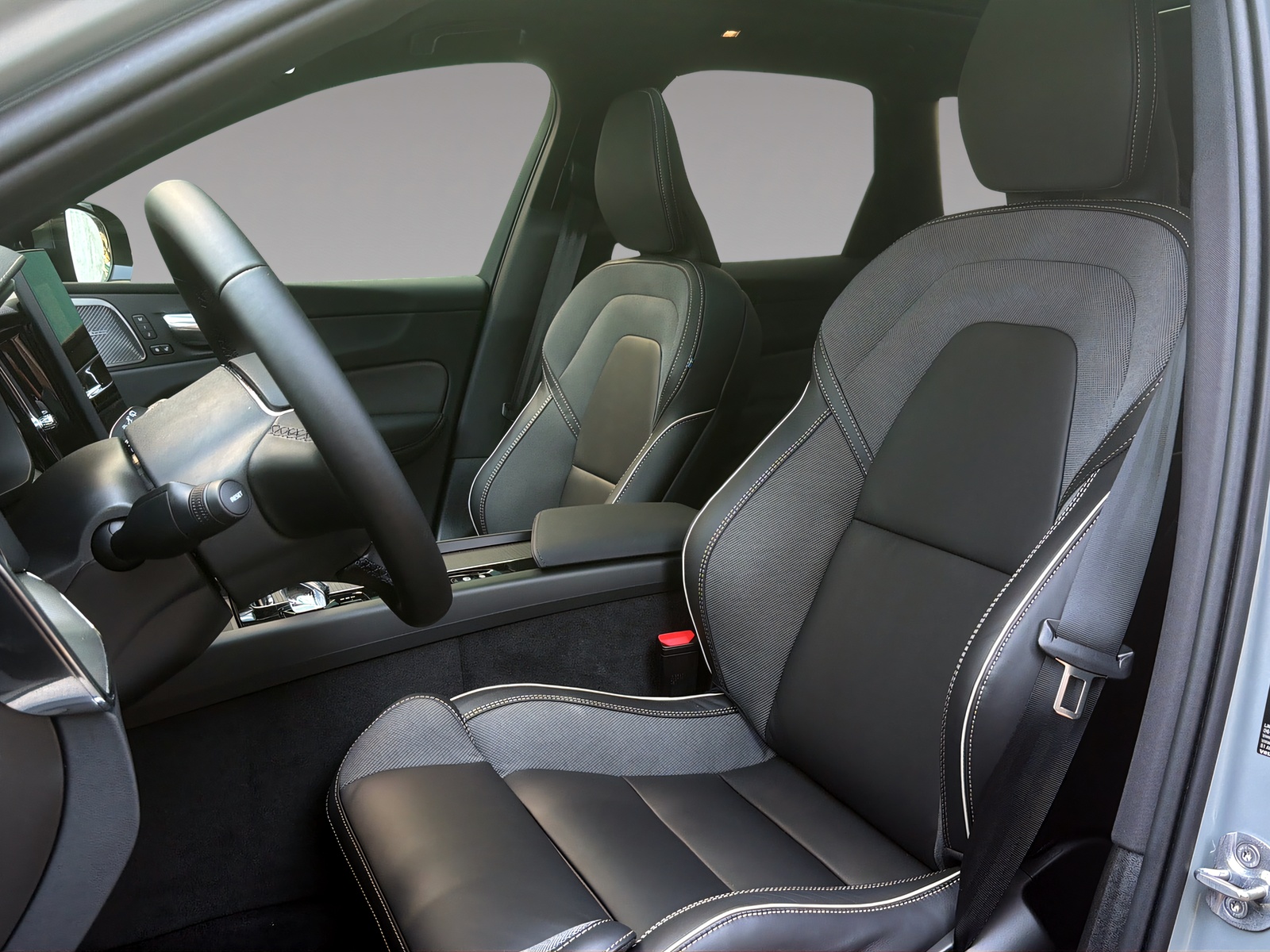 VOLVO XC60 2.0 T8 TE Black Edition eAWD-image-5