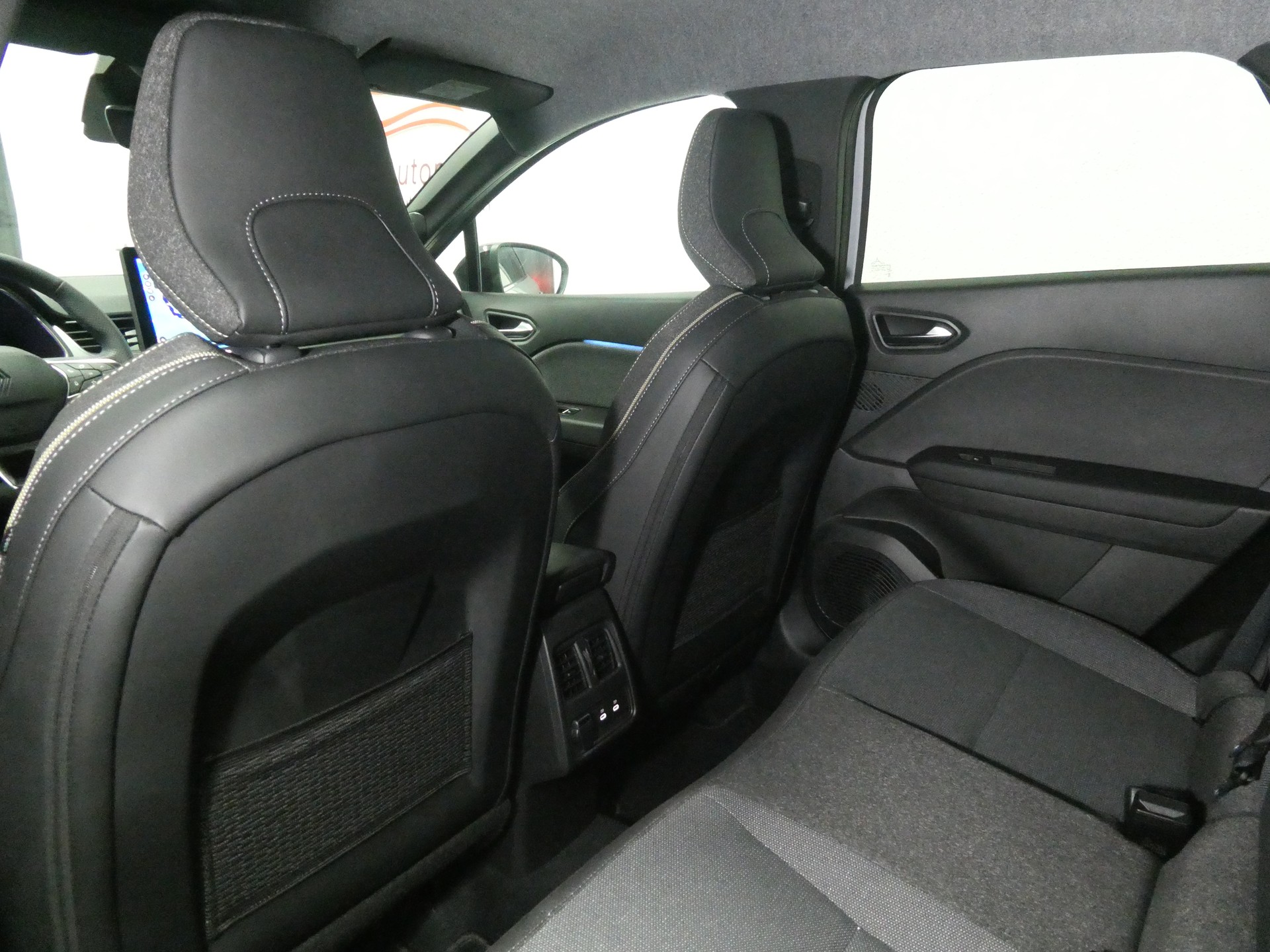 RENAULT Symbioz 1.4 Techno EDC - Digital Cockpit - Navi - Teil-Leder - Kamera - 140 PS-image-10