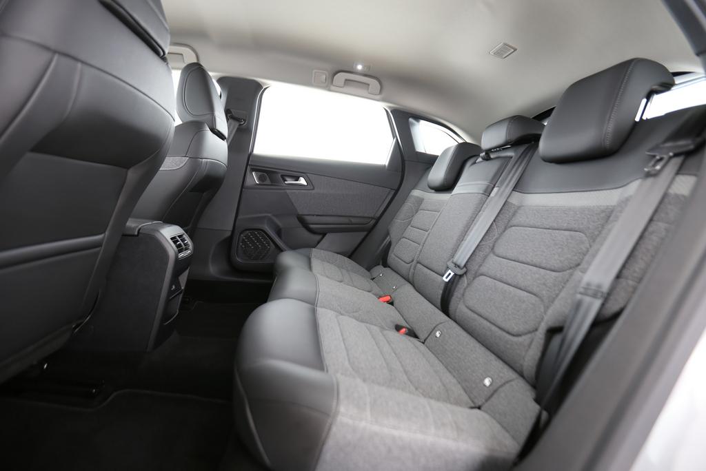 CITROEN C5 X 1.2 PureTech Swiss Edition-image-8