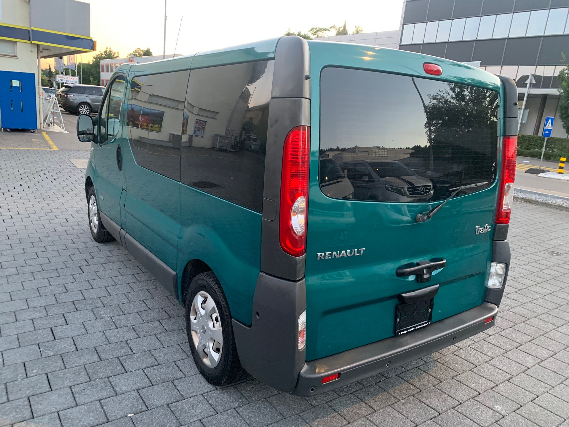 RENAULT Trafic 2.0 dCi L2H1 Grand Passenger Expression-image-3
