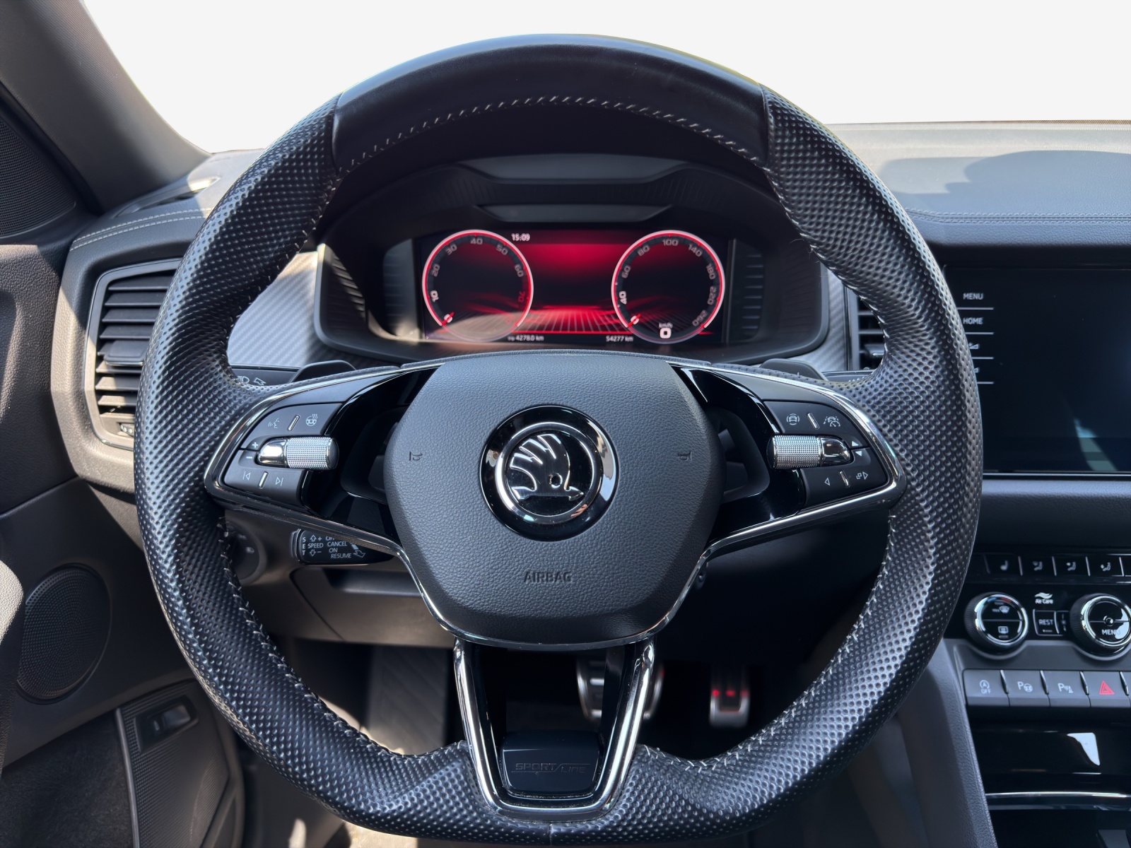 SKODA Kodiaq 2.0 TSI 4x4 SportLine-image-9