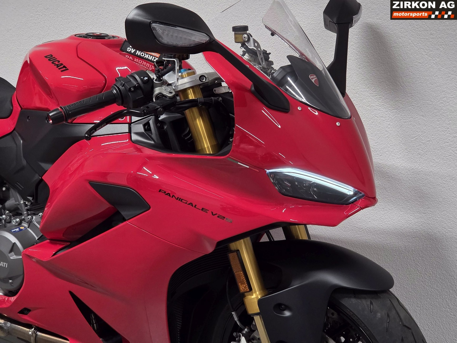 DUCATI Panigale V2 S (35kW)-showroom-element-3