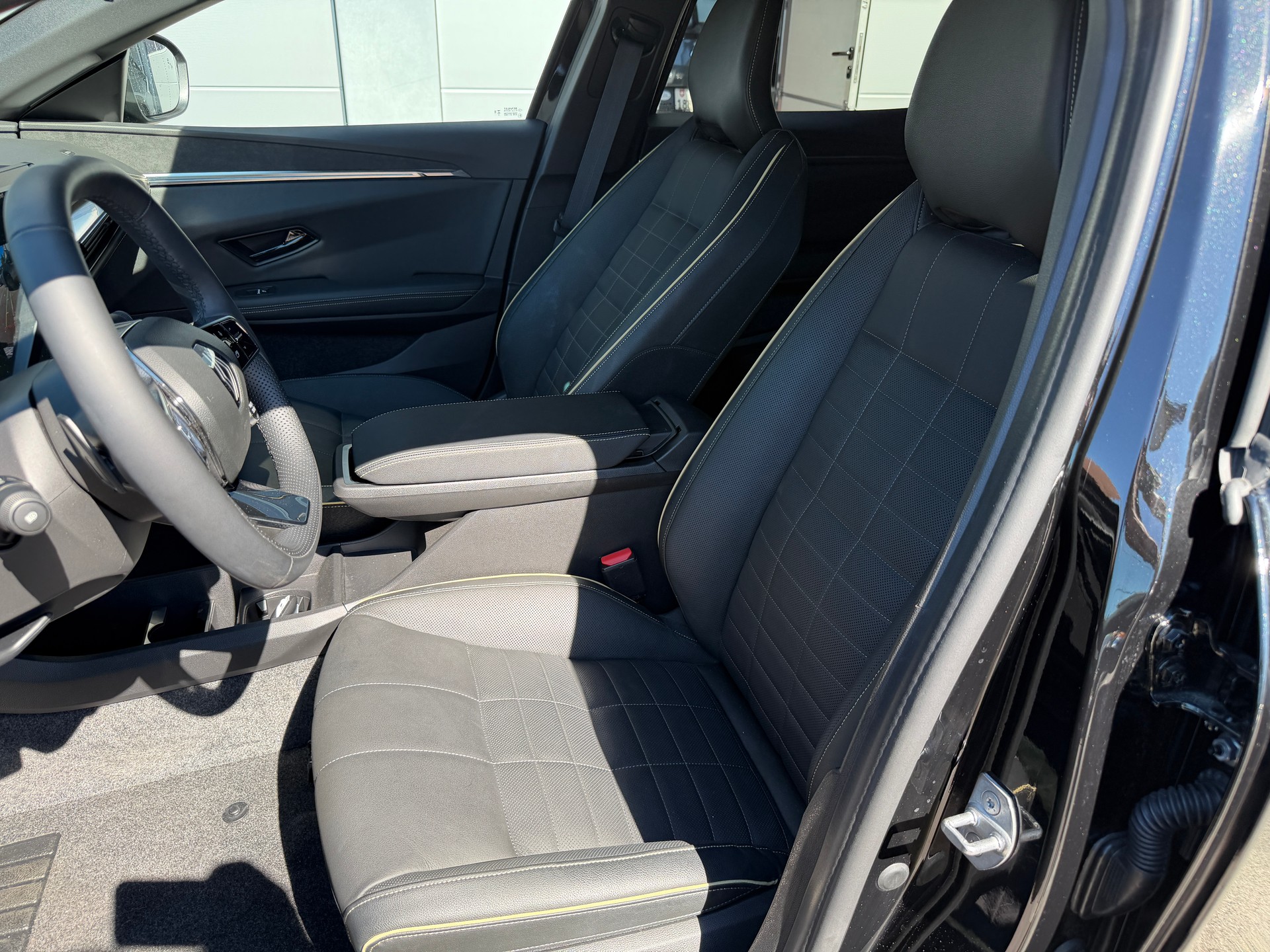 RENAULT Megane-image-4