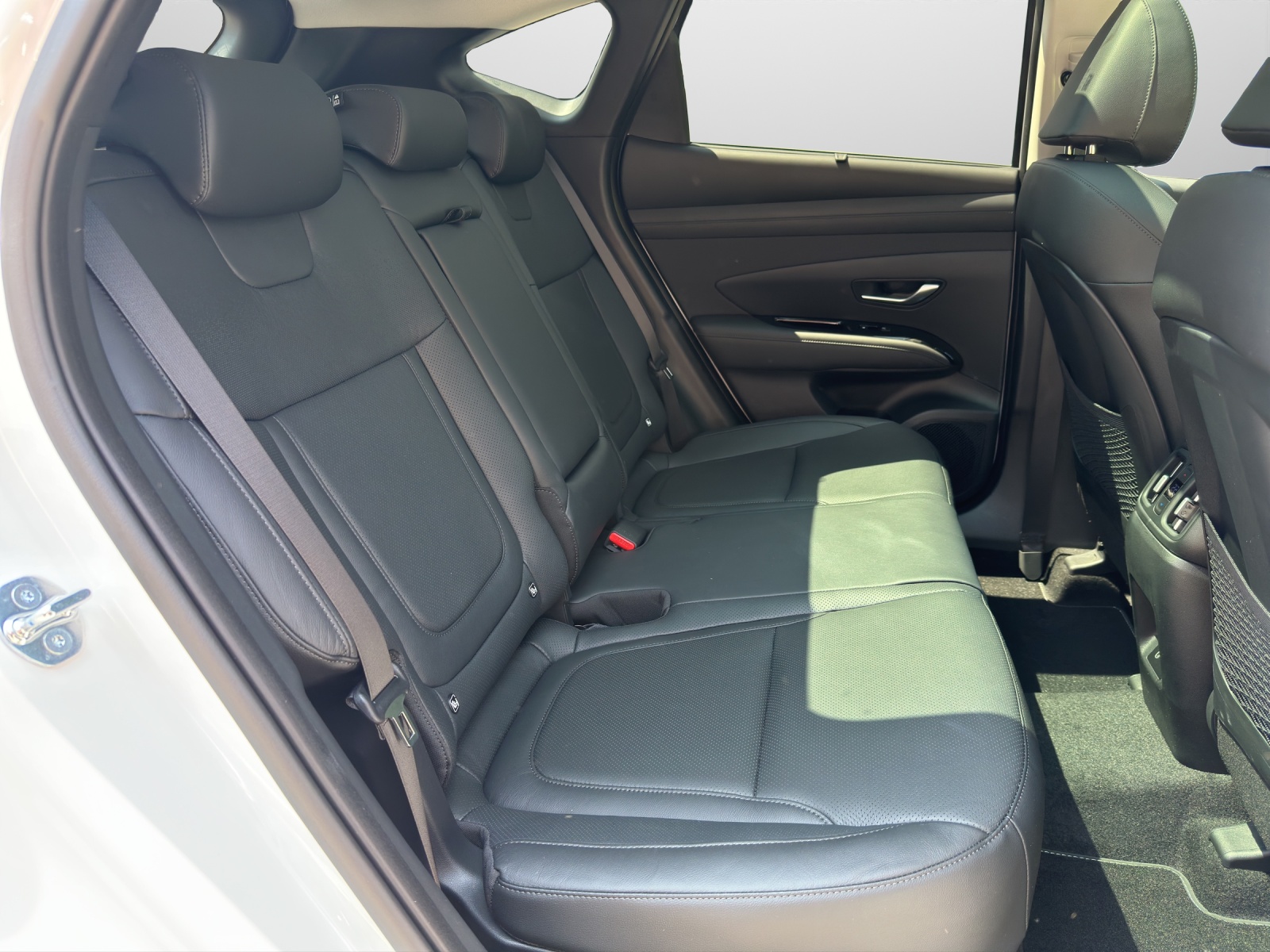HYUNDAI Tucson 1.6 T-GDi HEV Vertex Swiss Edition 4WD MY27-image-11