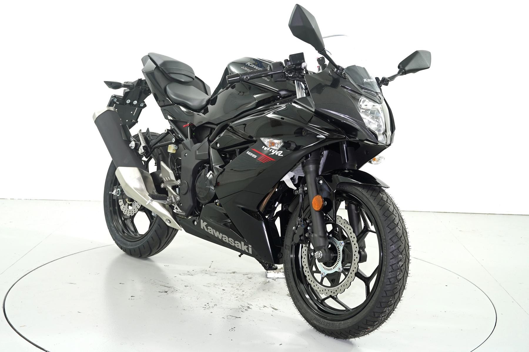 KAWASAKI Ninja 125 ABS-showroom-element-1