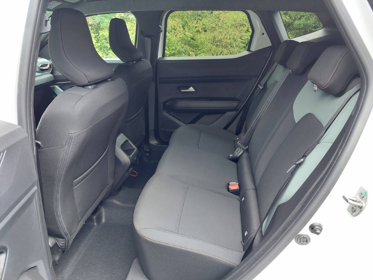 DACIA Duster 1.2 Hybrid Extreme 4WD-image-6