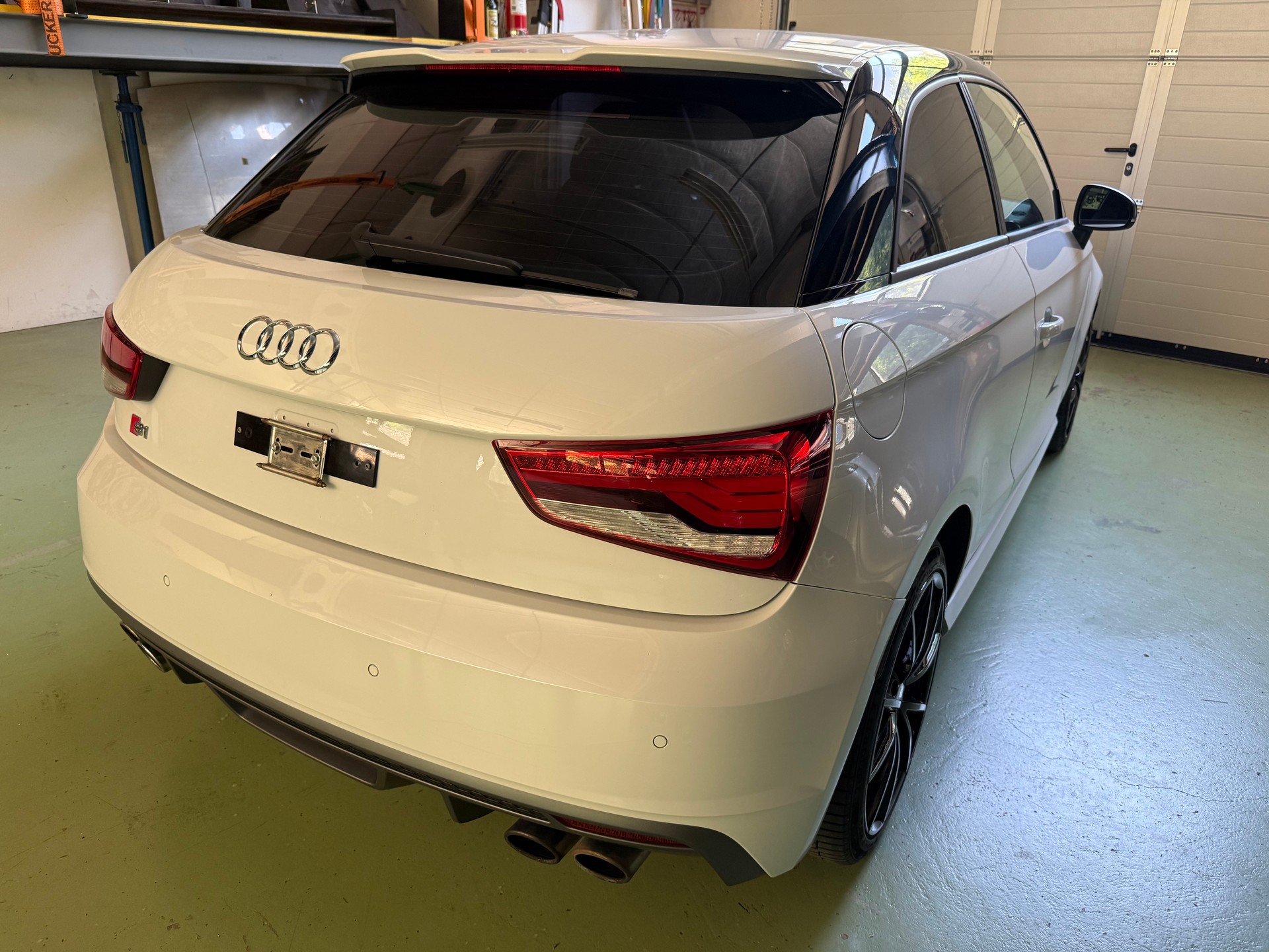 AUDI S1 2.0 TFSI quattro-showroom-element-3