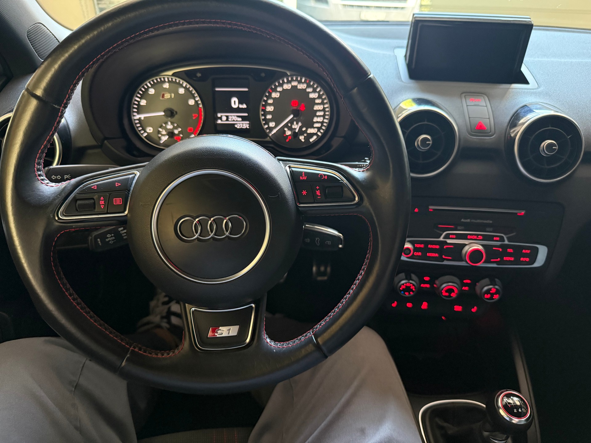 AUDI S1 2.0 TFSI quattro-image-7