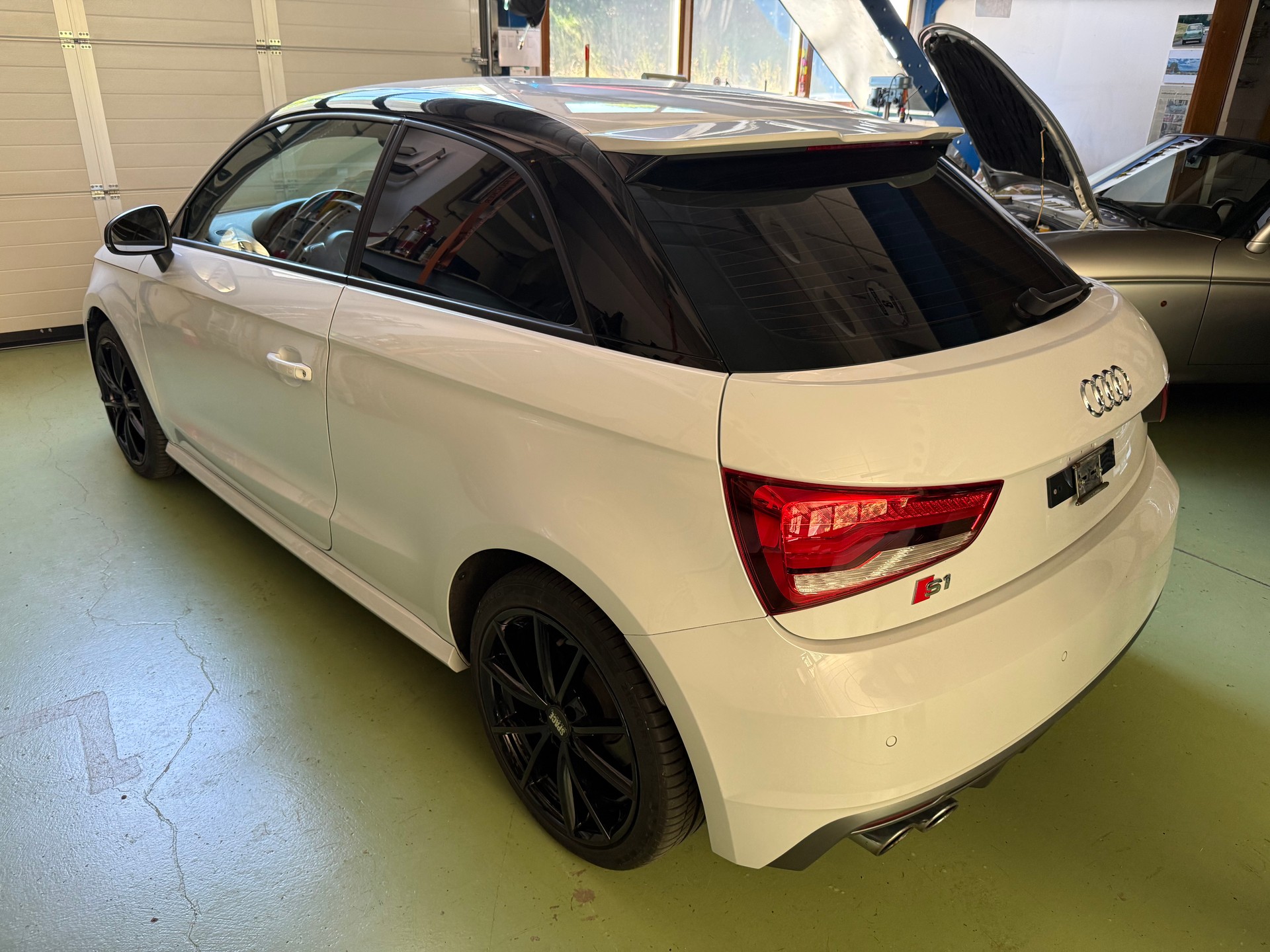 AUDI S1 2.0 TFSI quattro-image-4