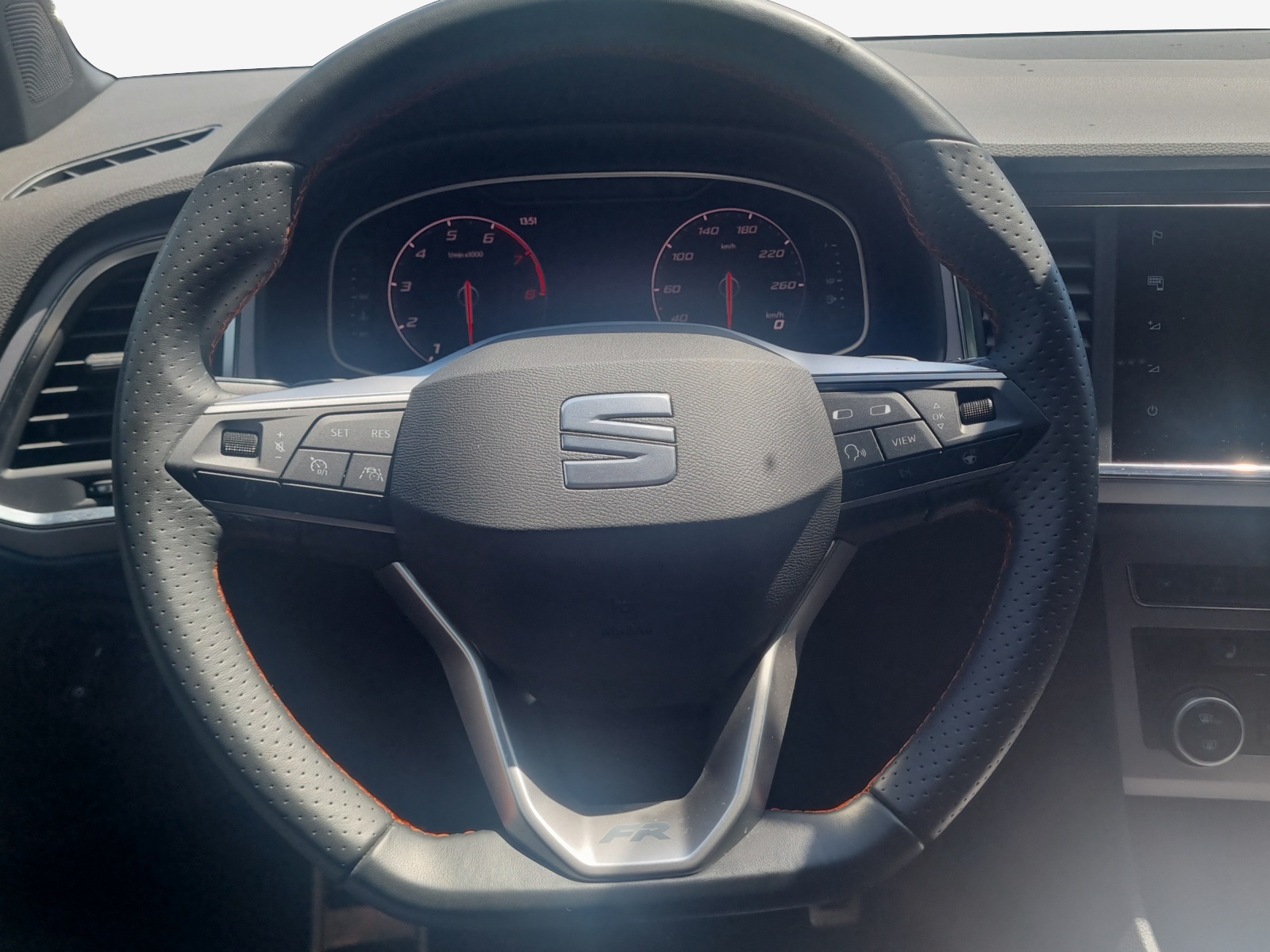 SEAT Ateca 2.0 TSI Hola FR 4Drive DSG-image-9