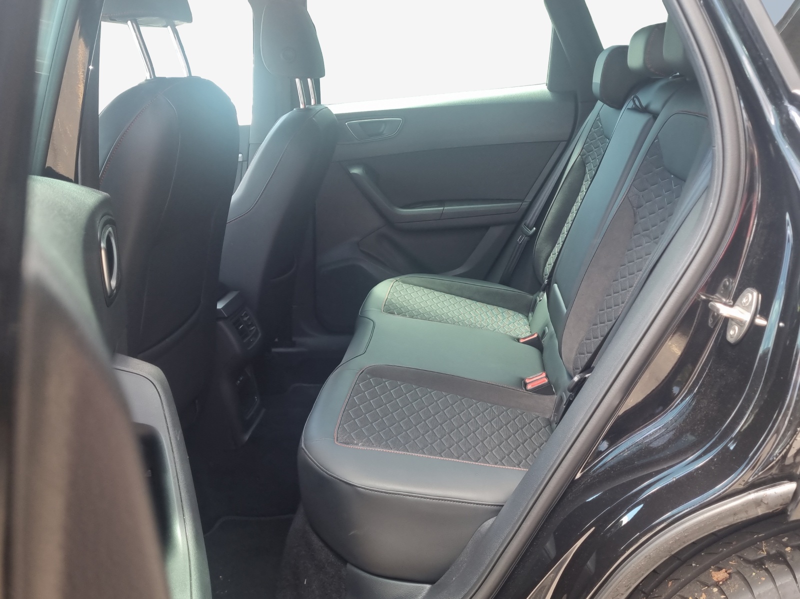 SEAT Ateca 2.0 TSI Hola FR 4Drive DSG-image-11
