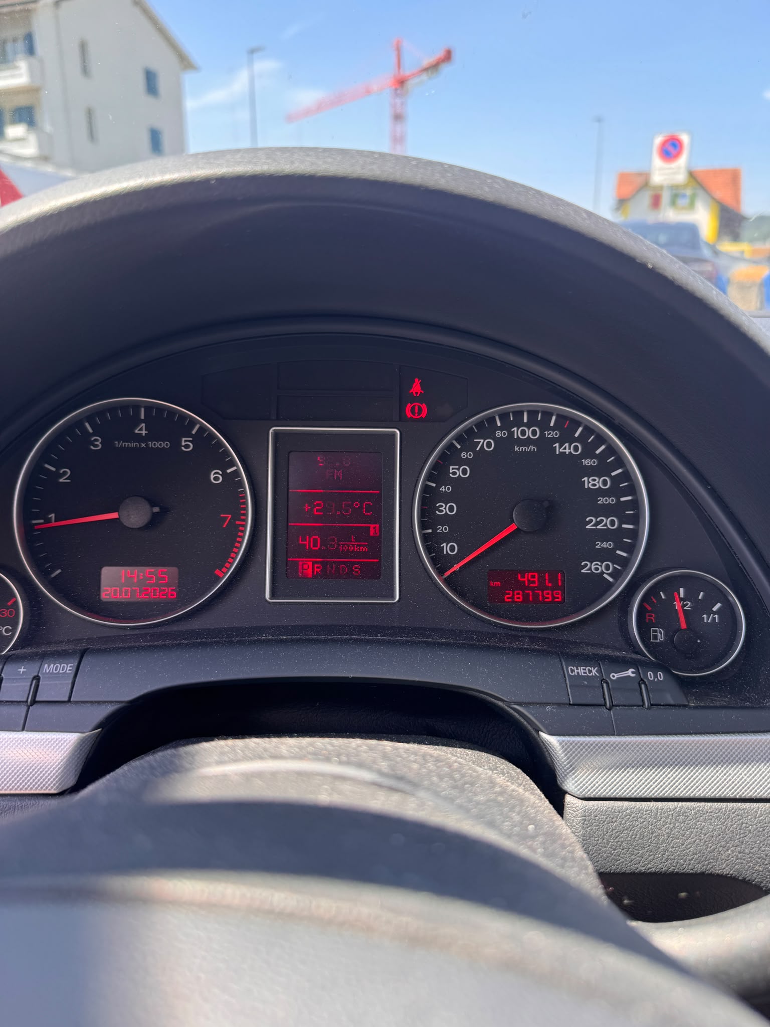 AUDI A4 Avant 1.8 Turbo-image-4