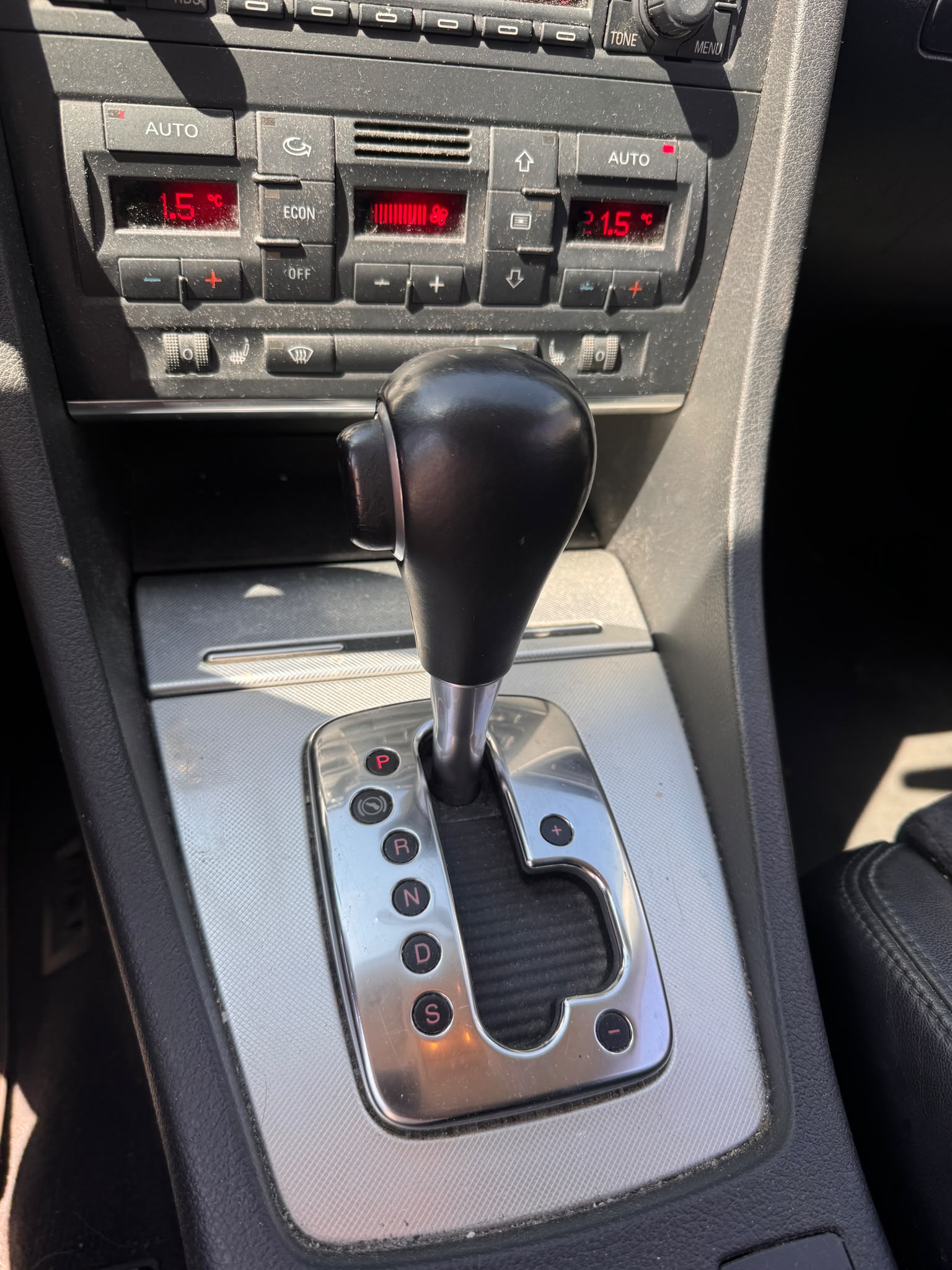 AUDI A4 Avant 1.8 Turbo-image-5