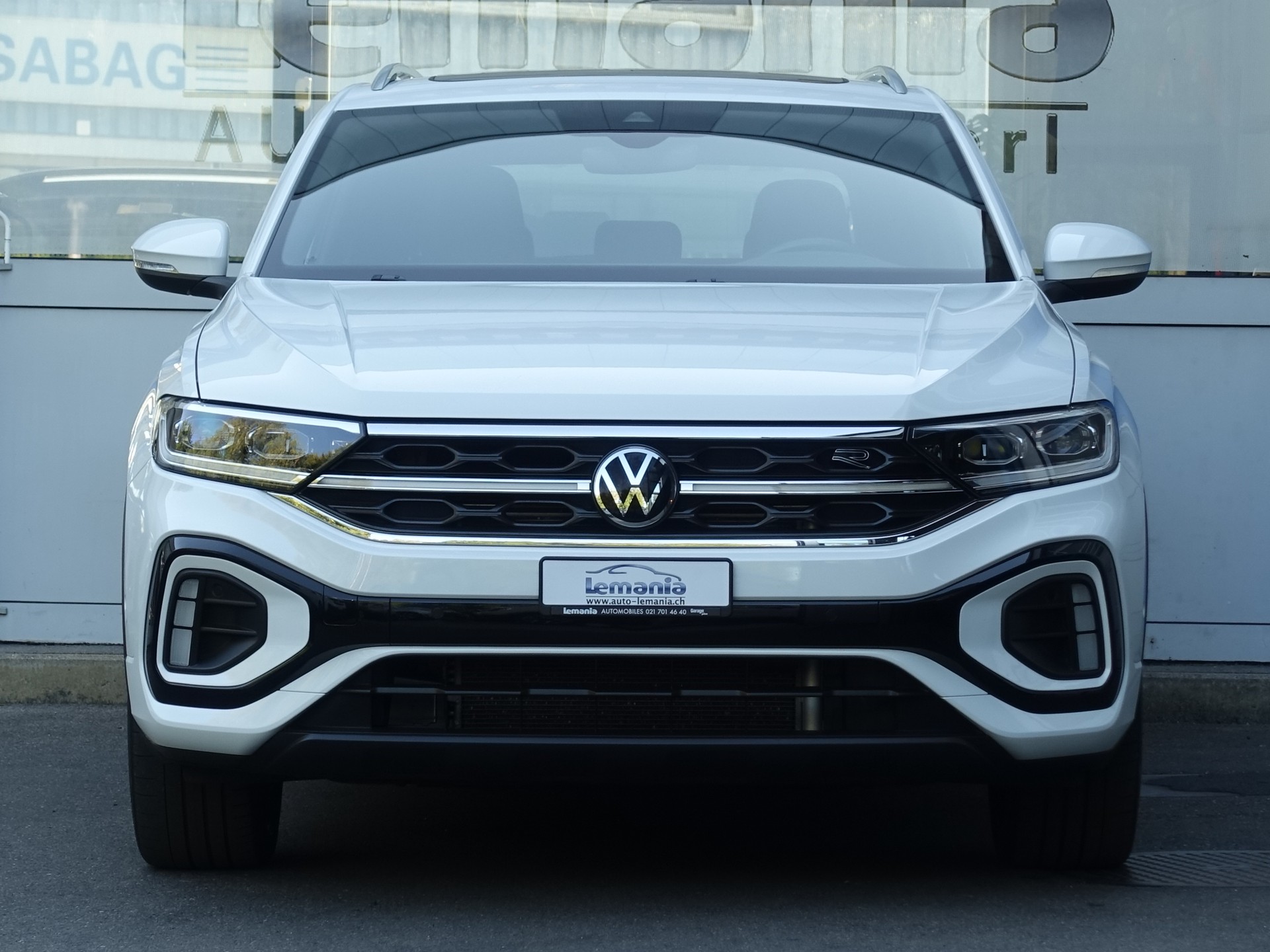 VW T-Roc 2.0 TSI R-Line DSG 4Motion-image-2
