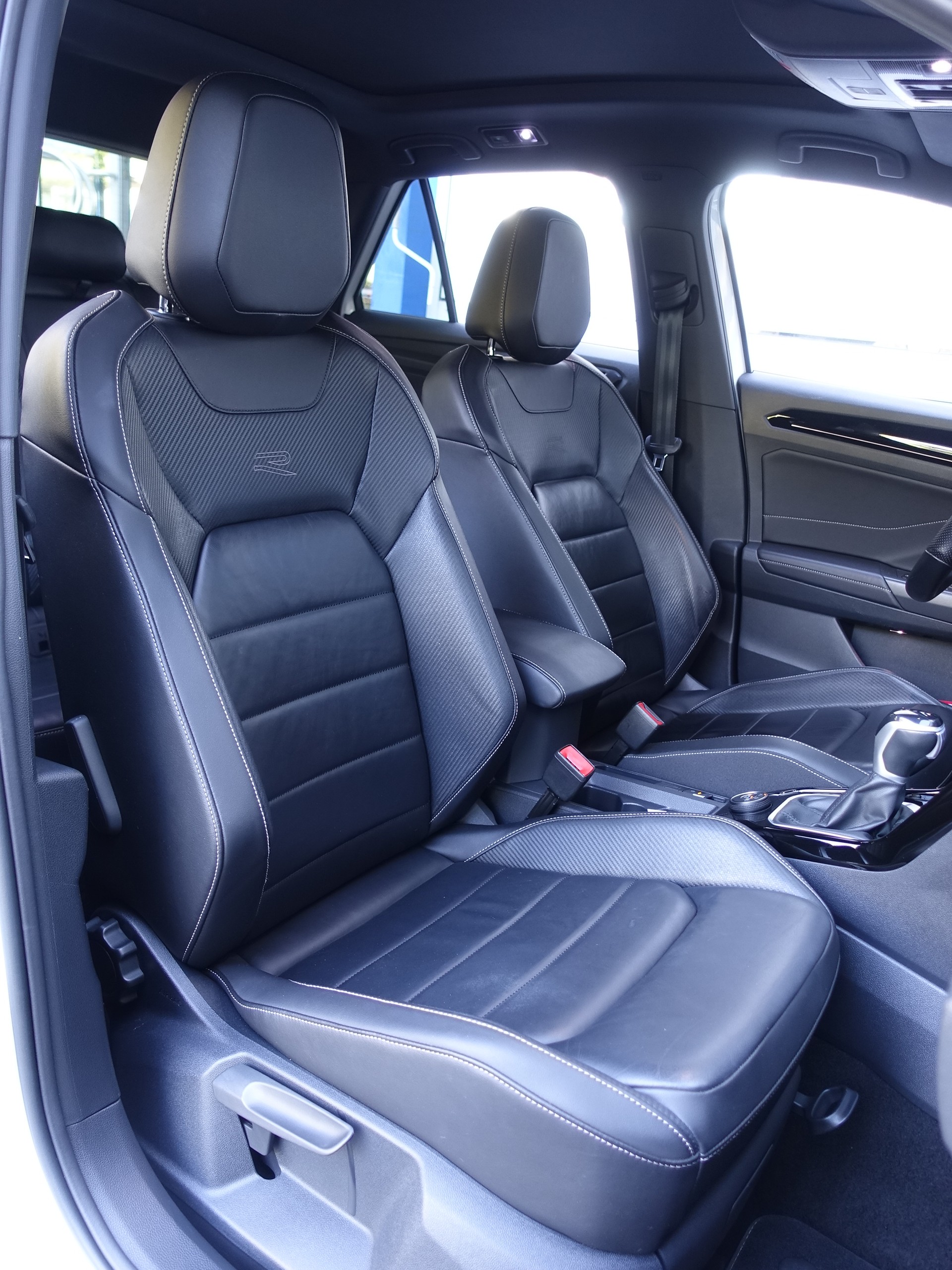 VW T-Roc 2.0 TSI R-Line DSG 4Motion-image-9