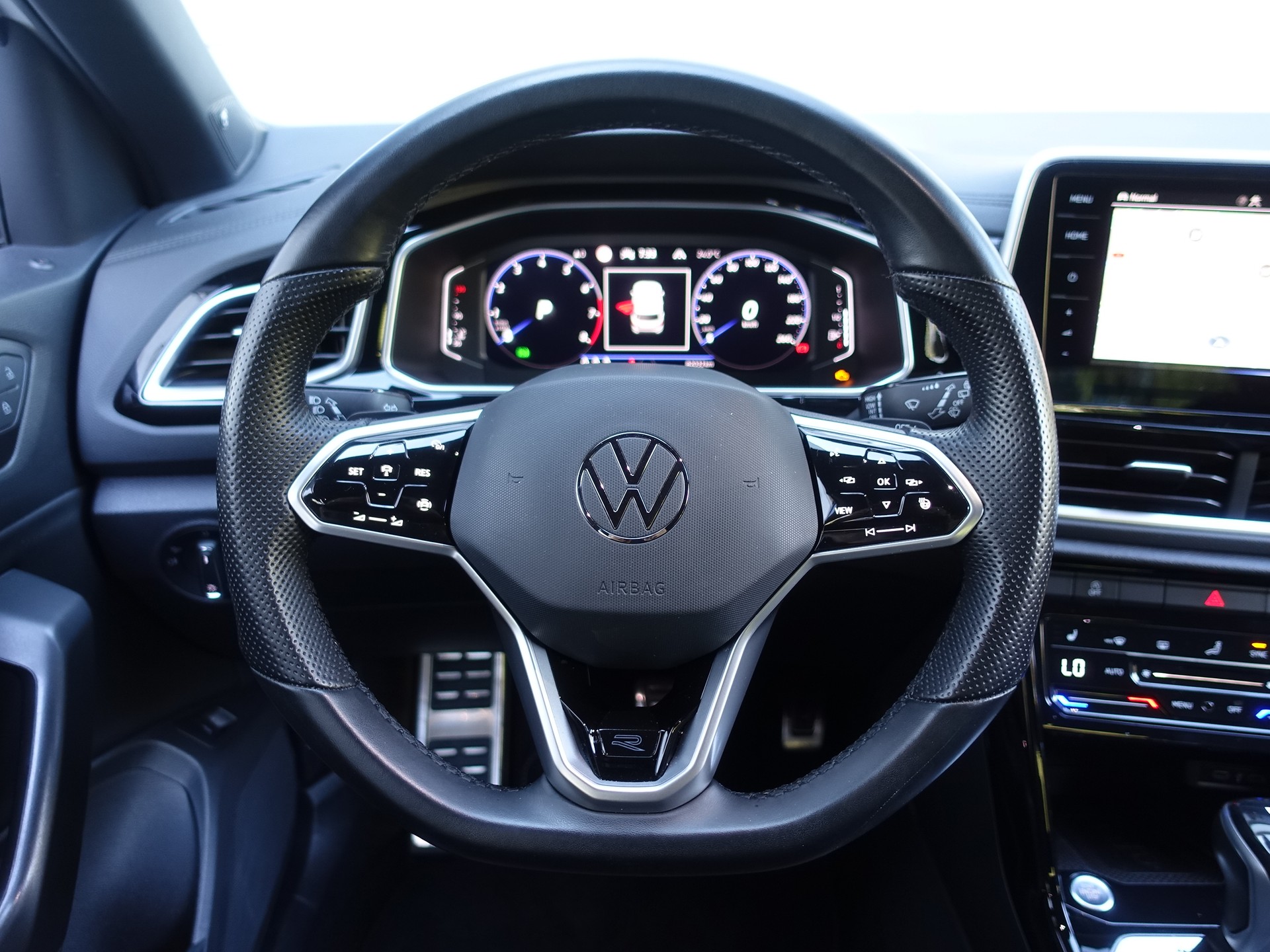 VW T-Roc 2.0 TSI R-Line DSG 4Motion-image-11