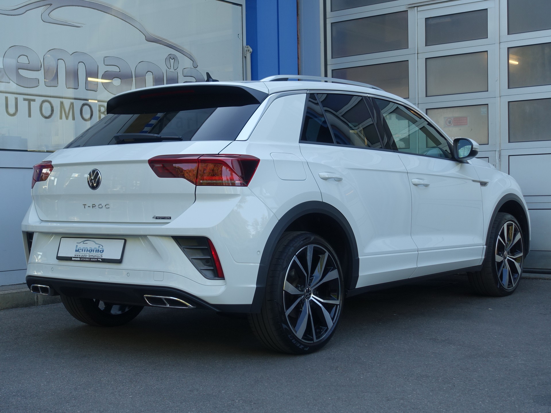 VW T-Roc 2.0 TSI R-Line DSG 4Motion-image-4