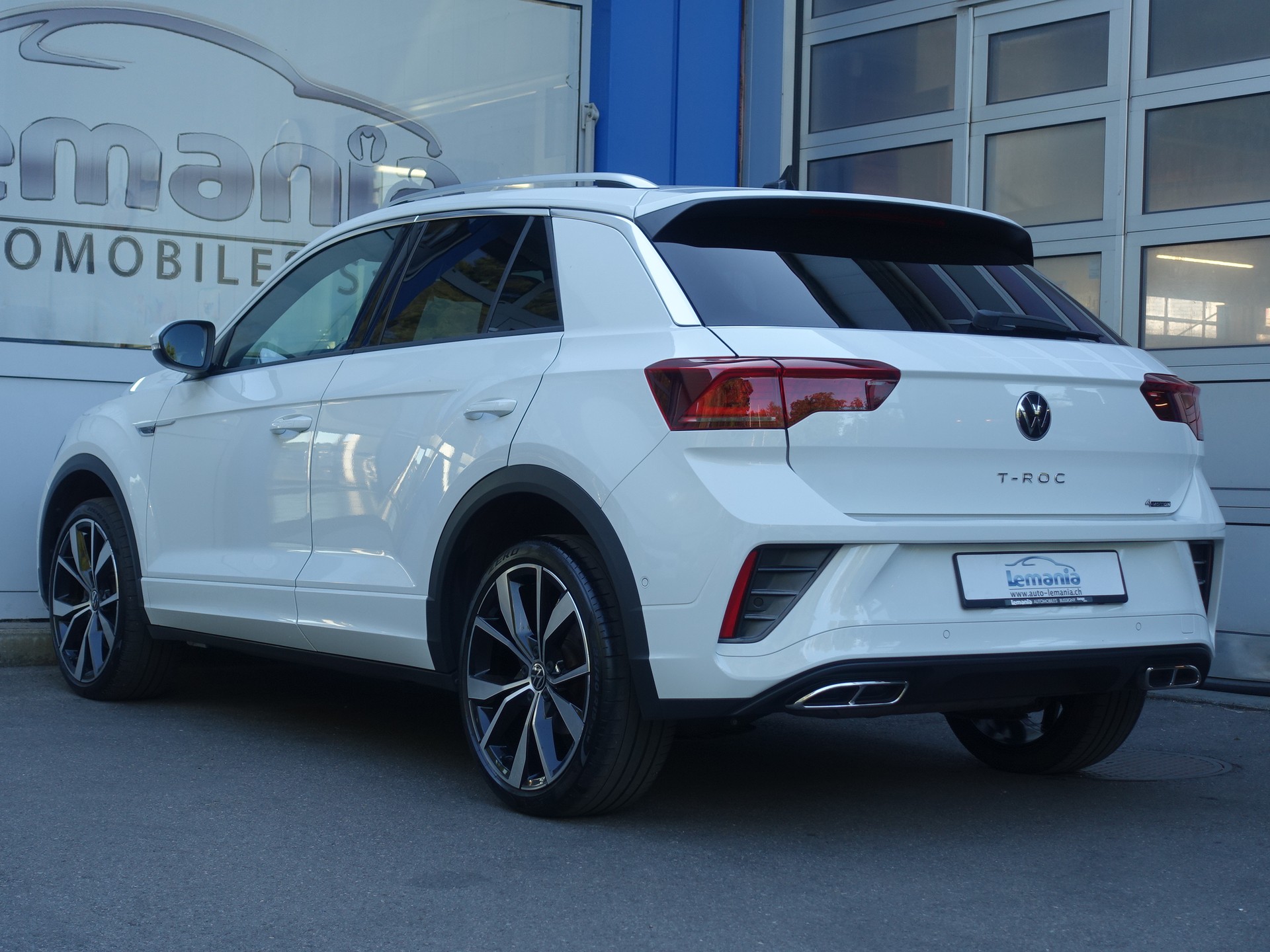 VW T-Roc 2.0 TSI R-Line DSG 4Motion-image-3