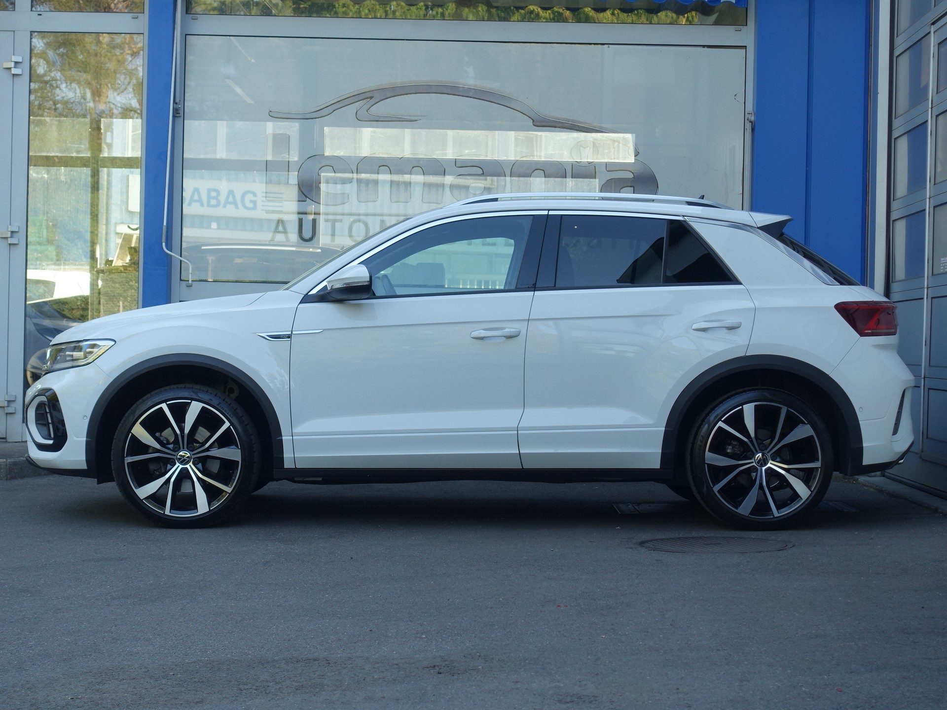 VW T-Roc 2.0 TSI R-Line DSG 4Motion-image-6