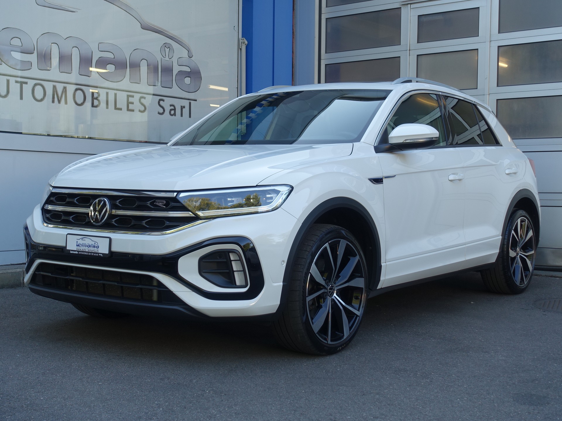 VW T-Roc 2.0 TSI R-Line DSG 4Motion-image-1
