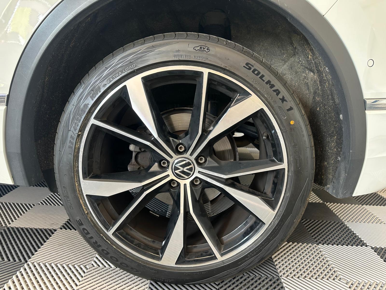 VW Tiguan 2.0TSI R-Line 4Motion DSG-image-29