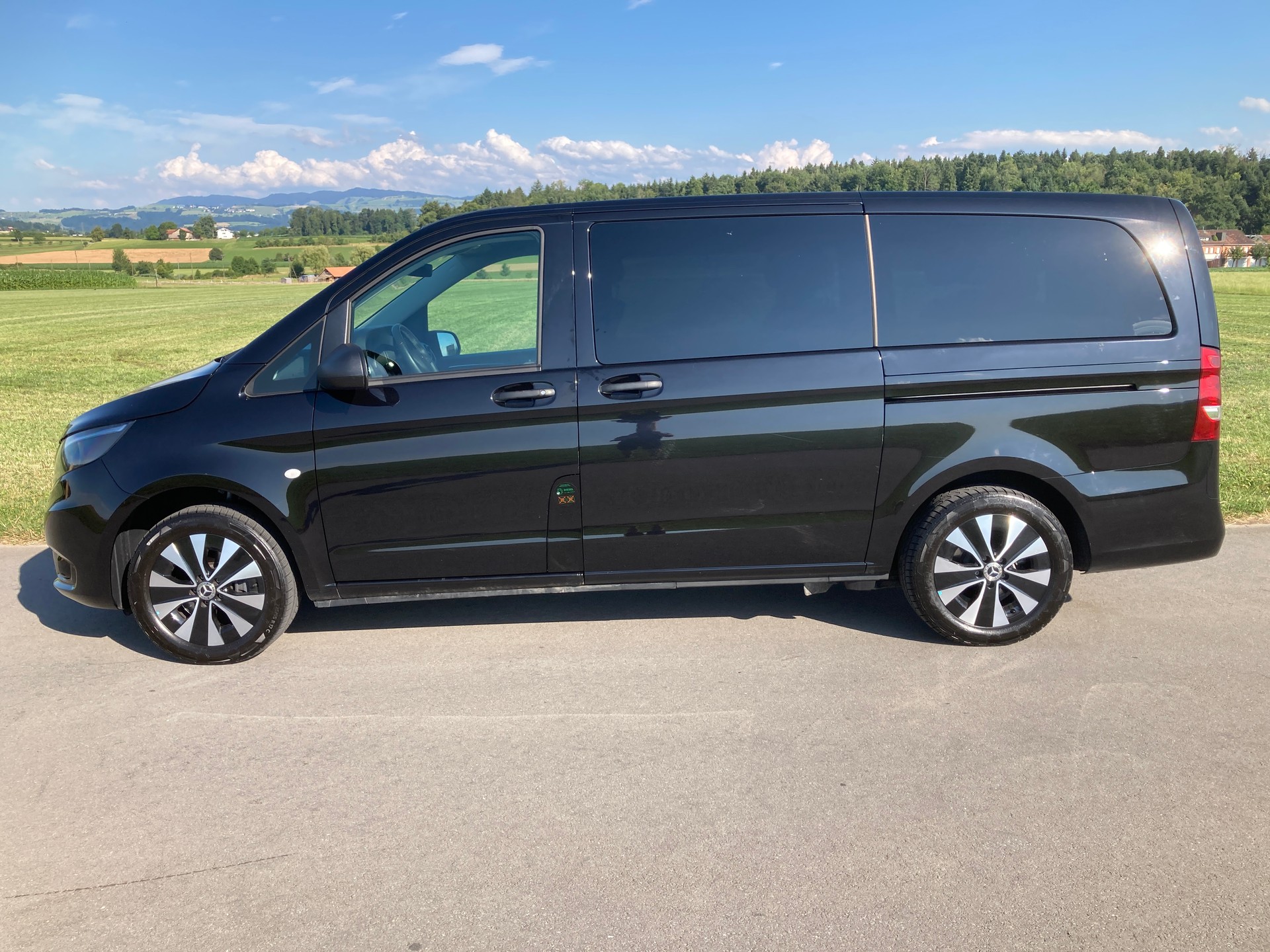 MERCEDES-BENZ Vito 116 CDI Tourer 4Matic 9G-Tronic 9 Sitzer-image-4